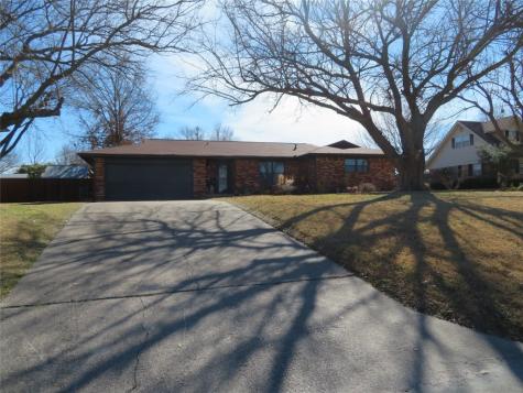 503 Gallia Street Bowie TX 76230