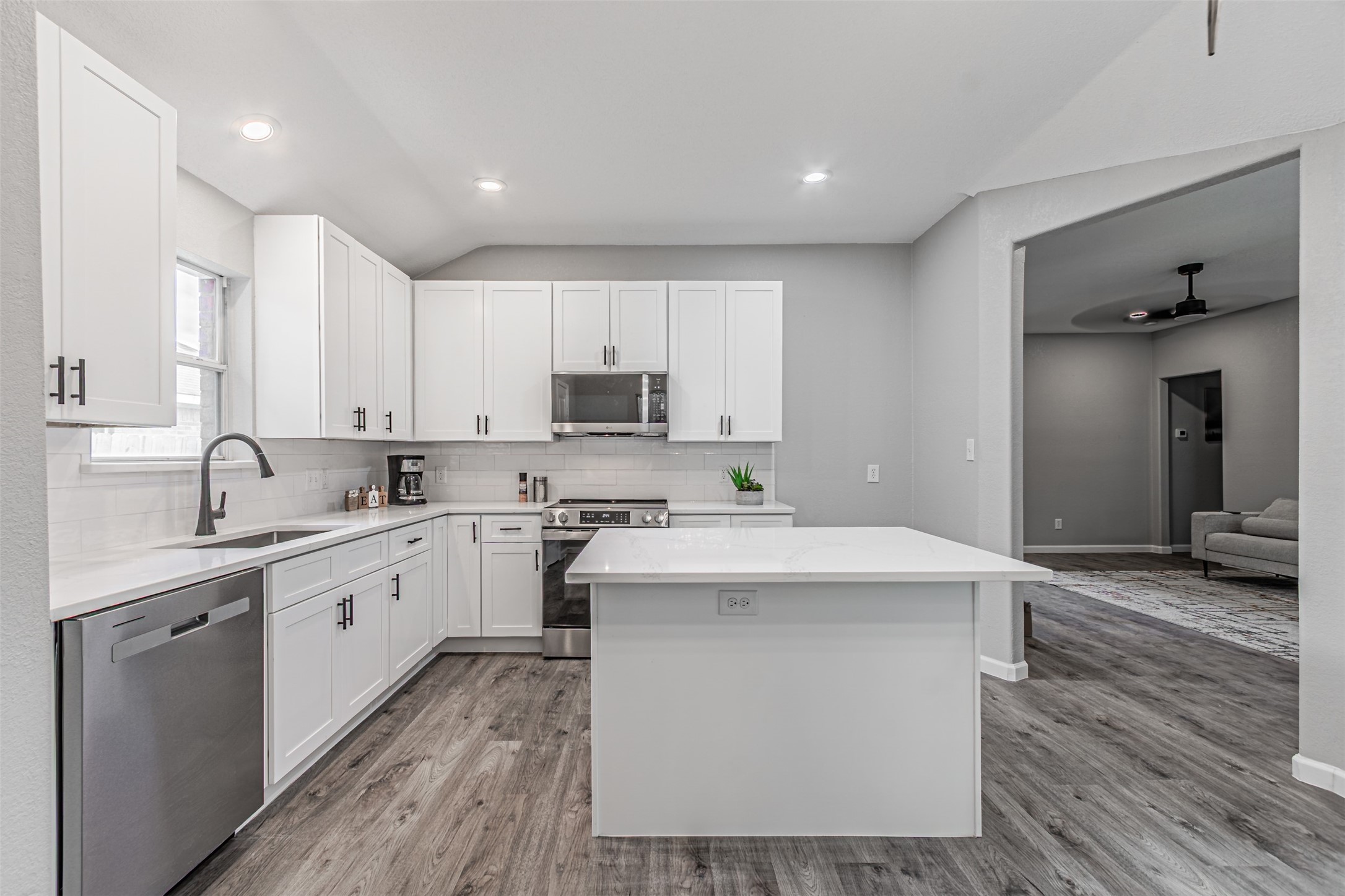 4533 Forest Glen Drive Forest Hill TX 76119