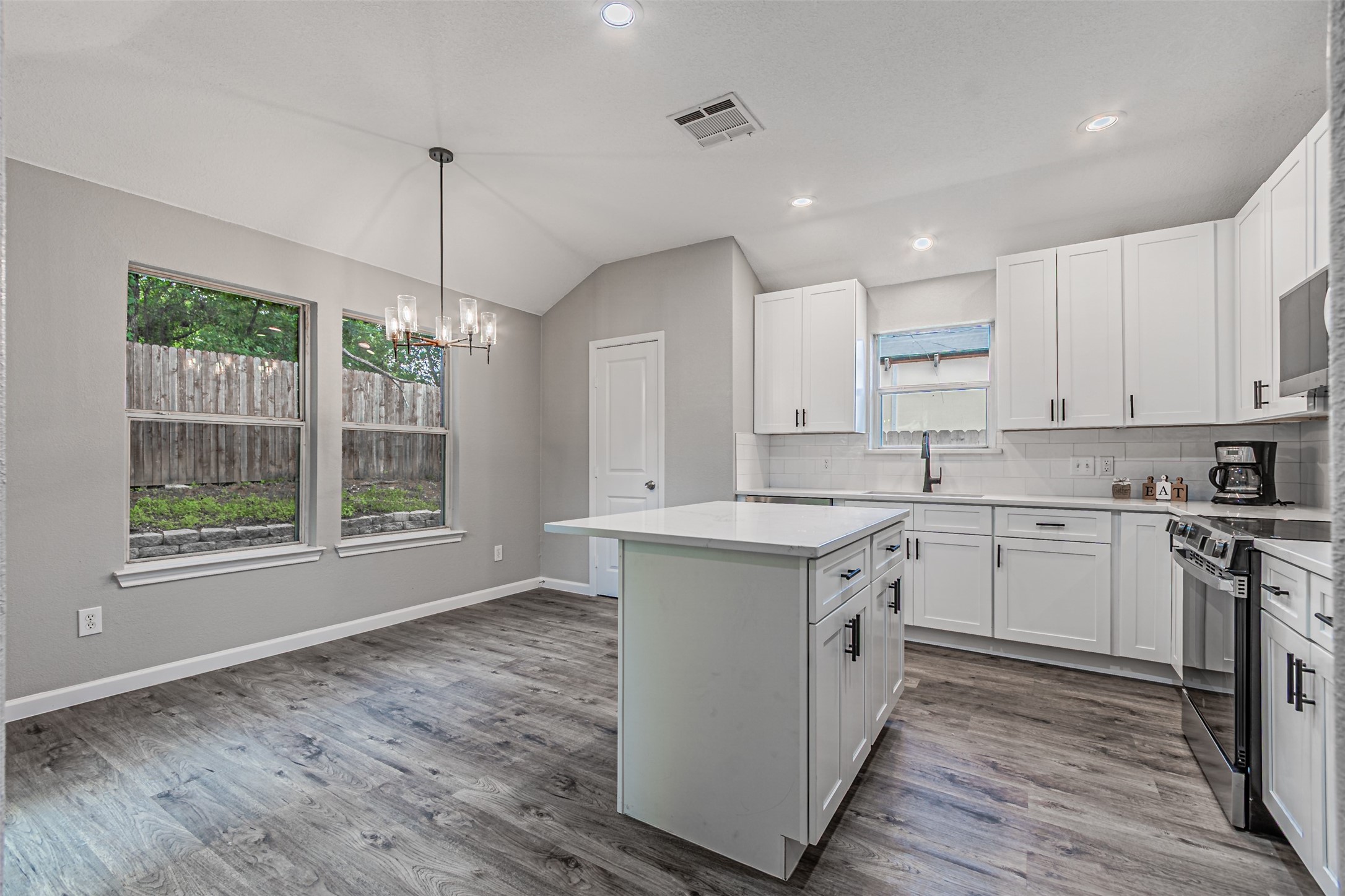 4533 Forest Glen Drive Forest Hill TX 76119