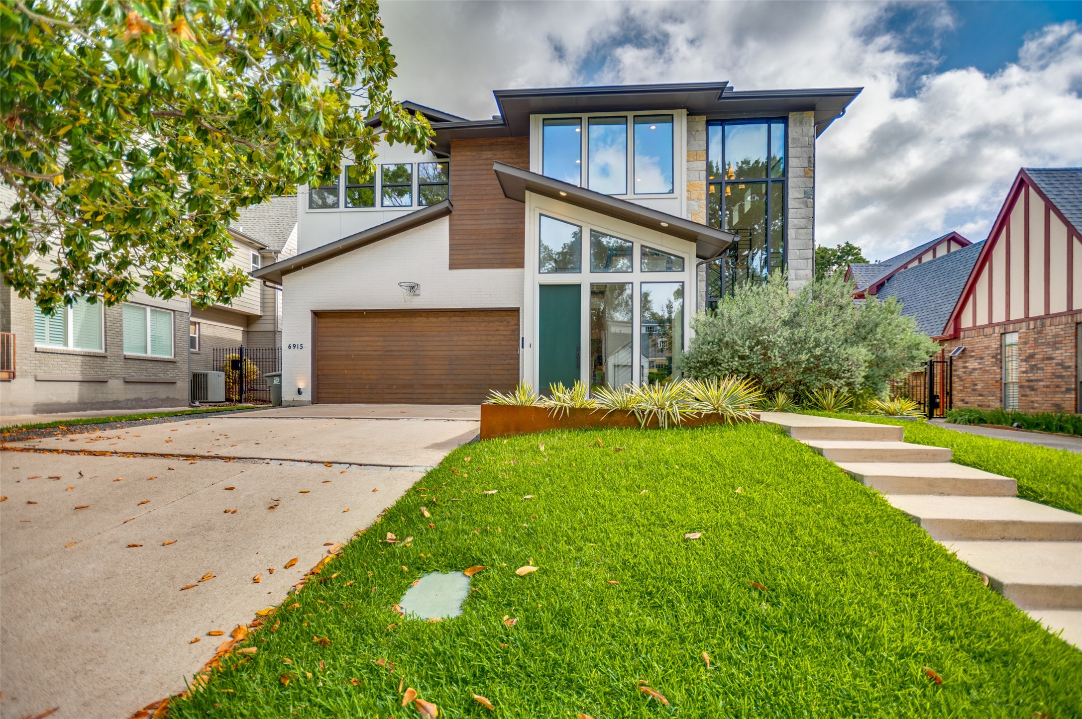 6915 Pasadena Avenue Dallas TX 75214