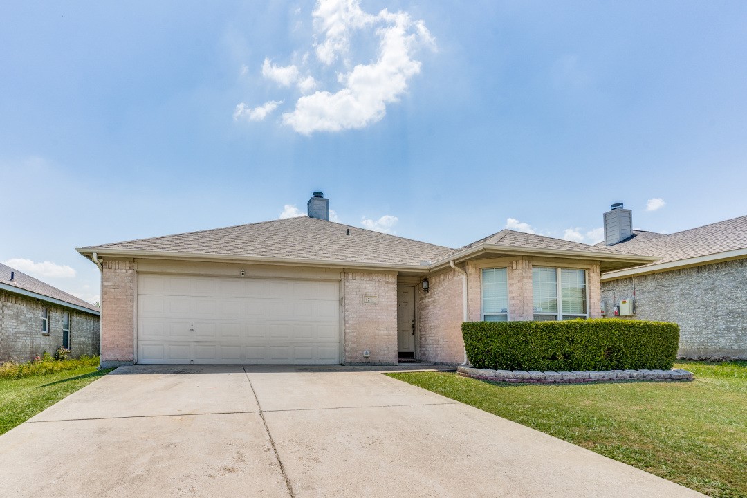 1211 Varacruz Drive Arlington TX 76010