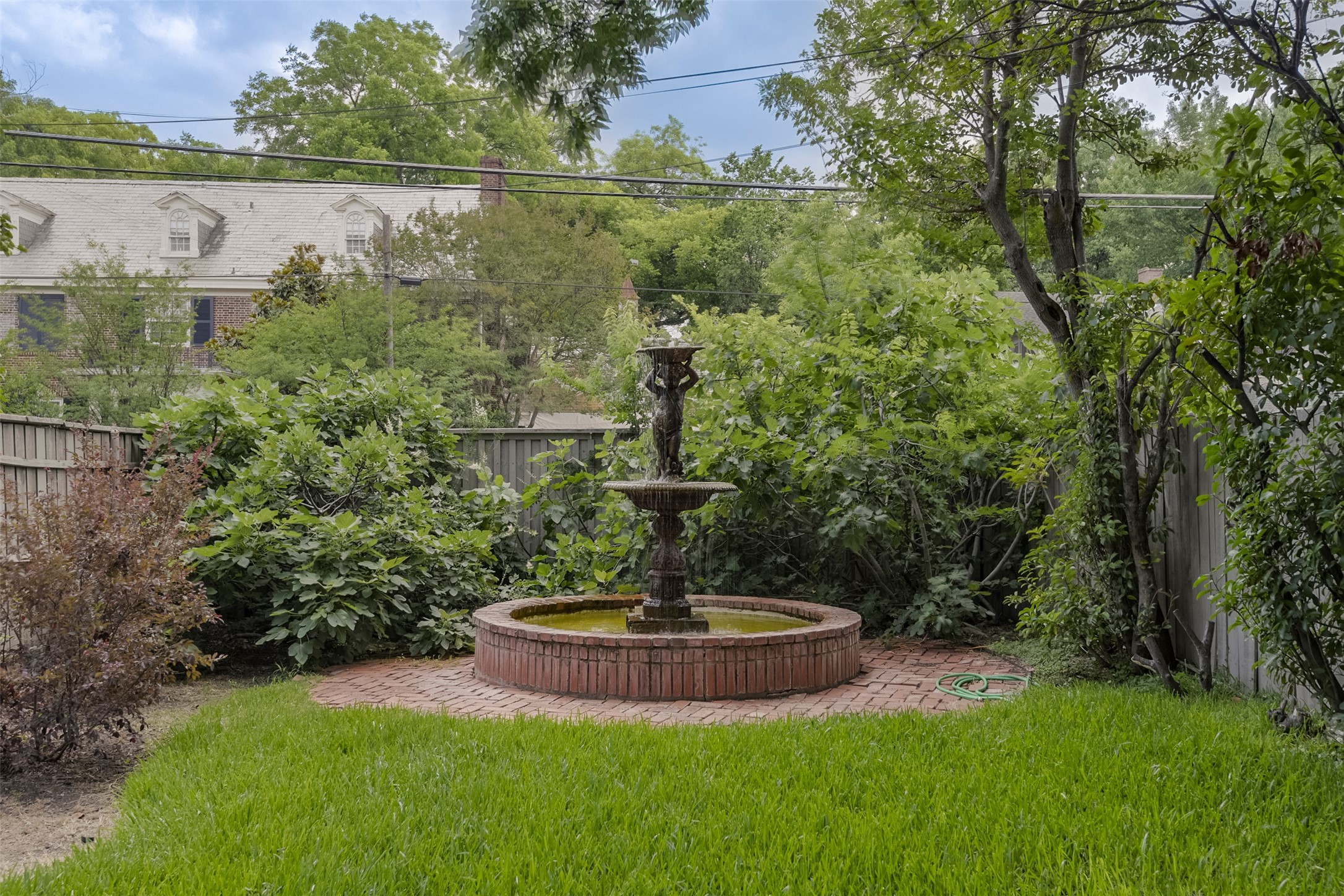 400 W Denton Street Ennis TX 75119