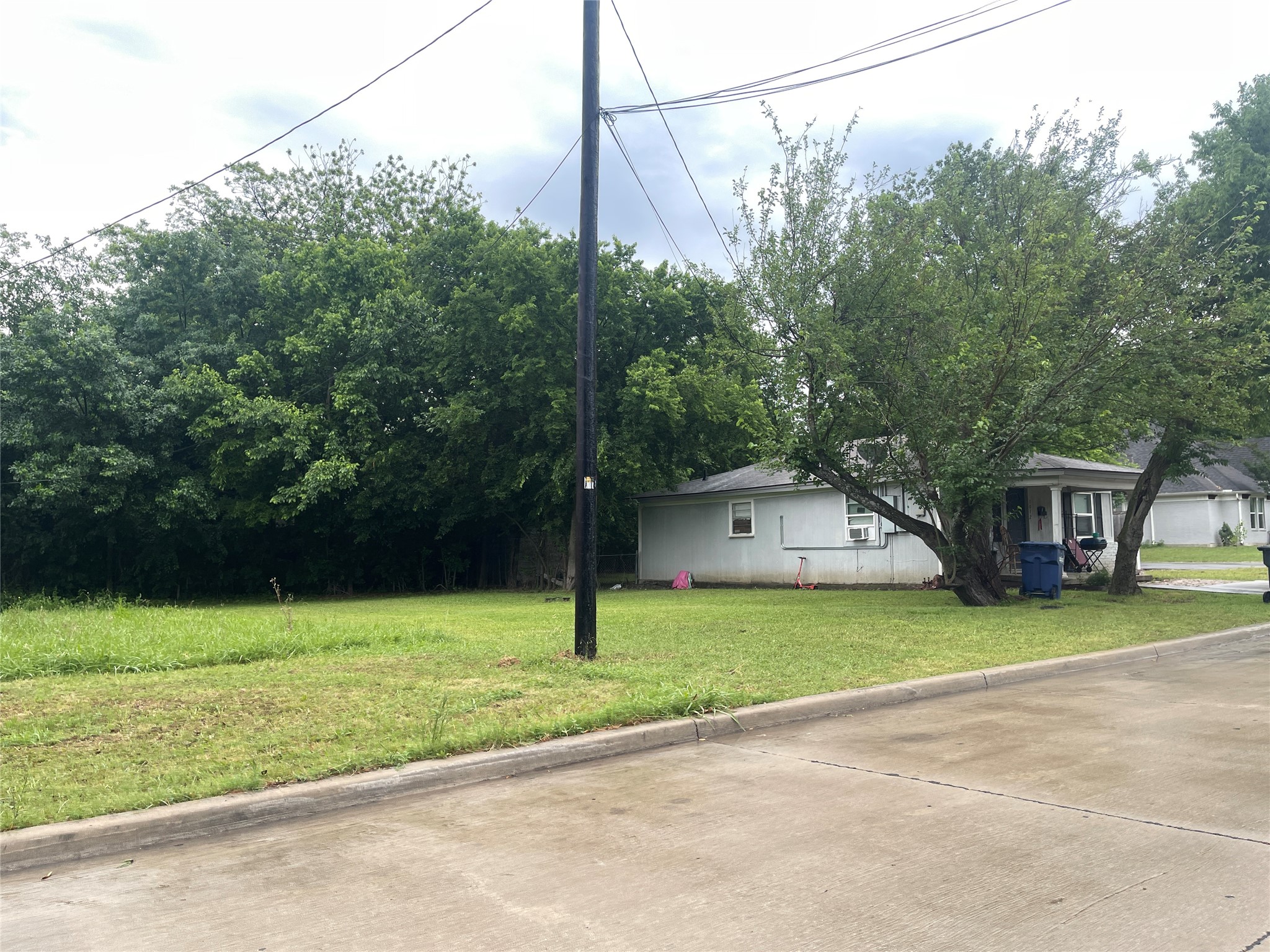 1012 Oak Street Mckinney TX 75069