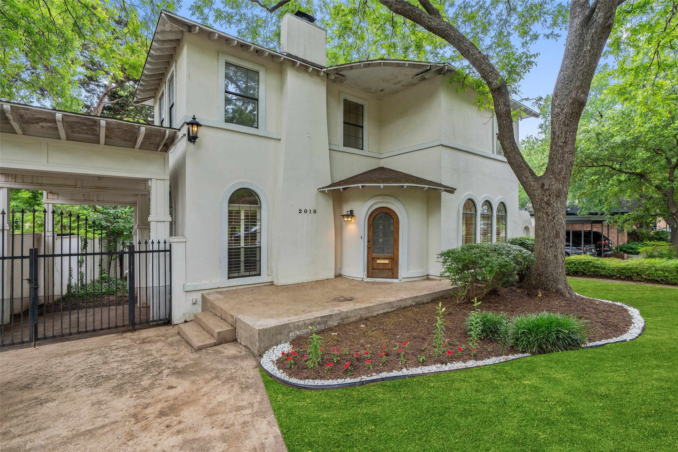 2010 Mayflower Drive Dallas TX 75208