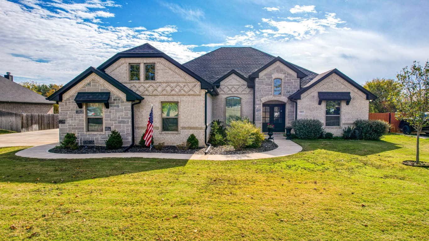 1513 W Westhill Drive Cleburne TX 76033