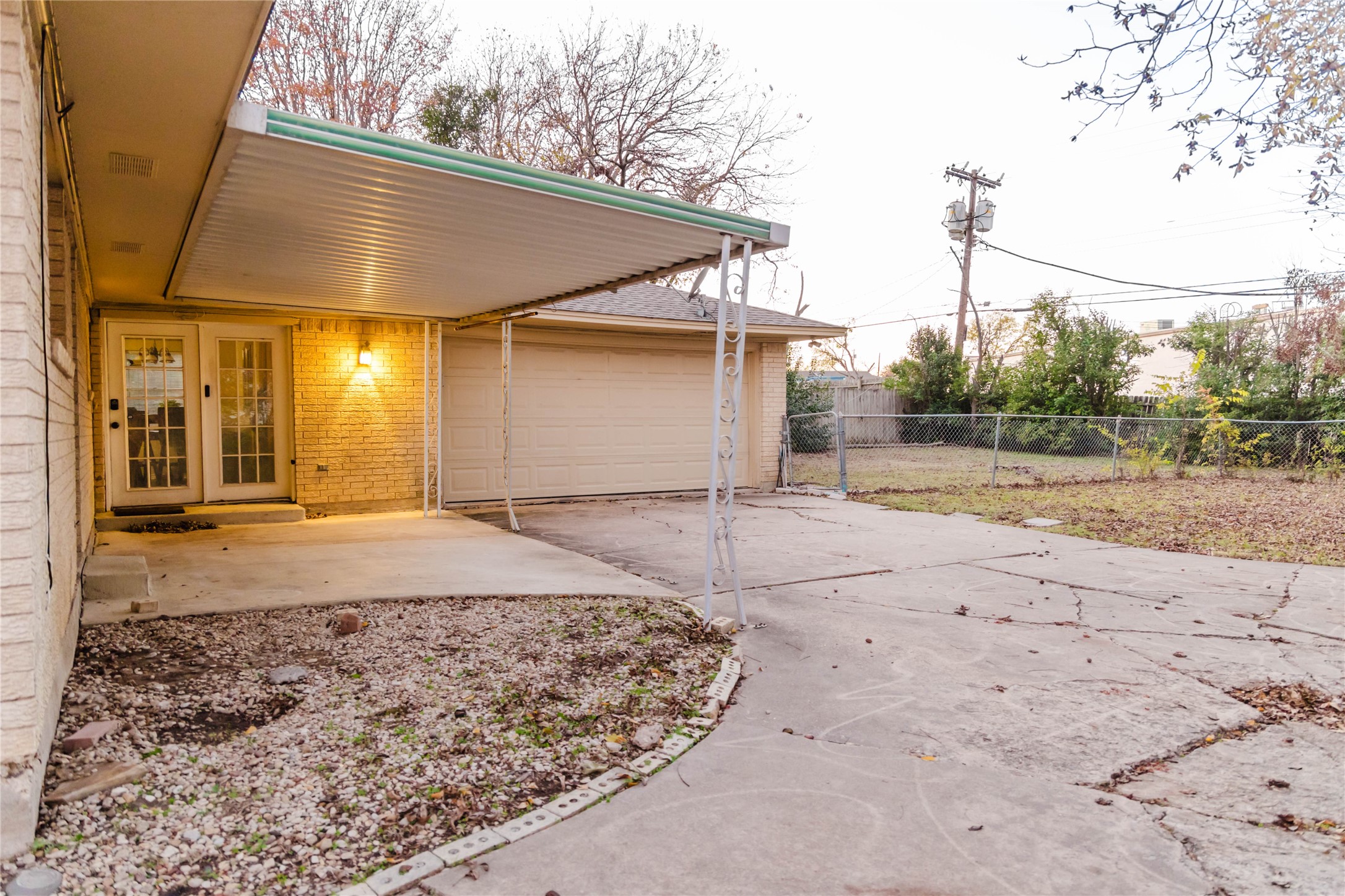 317 Willow Wood Lane Desoto TX 75115