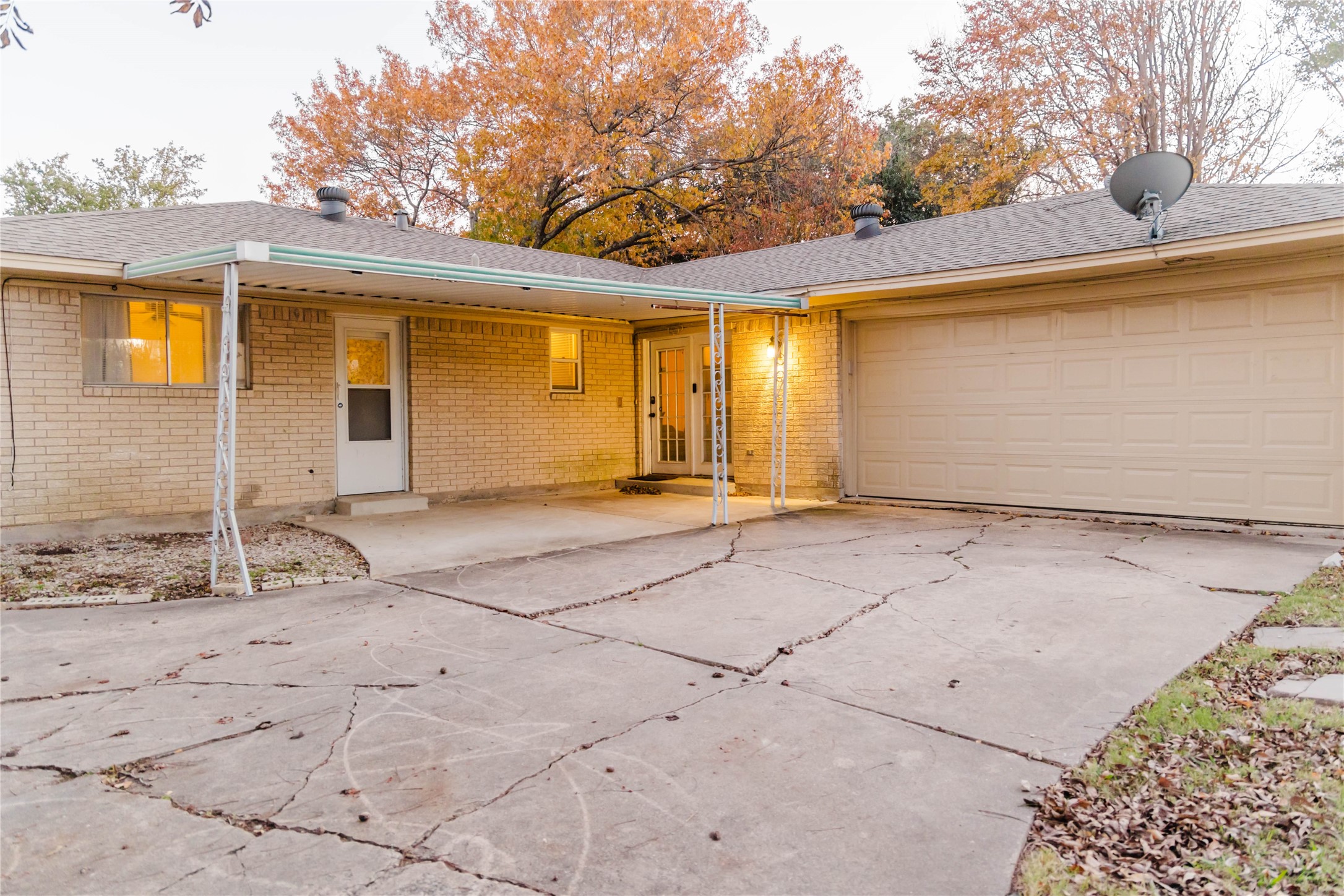 317 Willow Wood Lane Desoto TX 75115