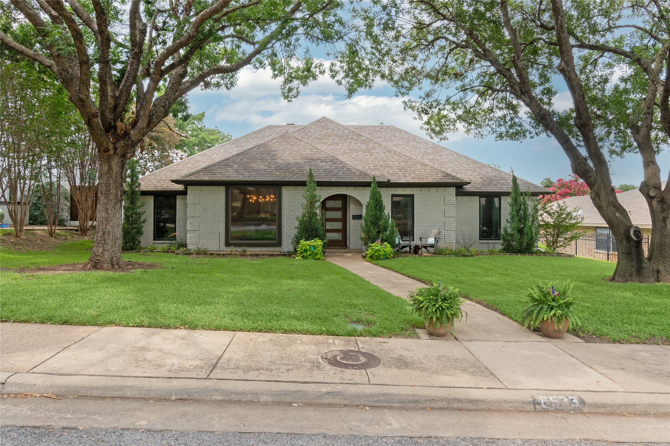 6533 Mercedes Avenue Dallas TX 75214