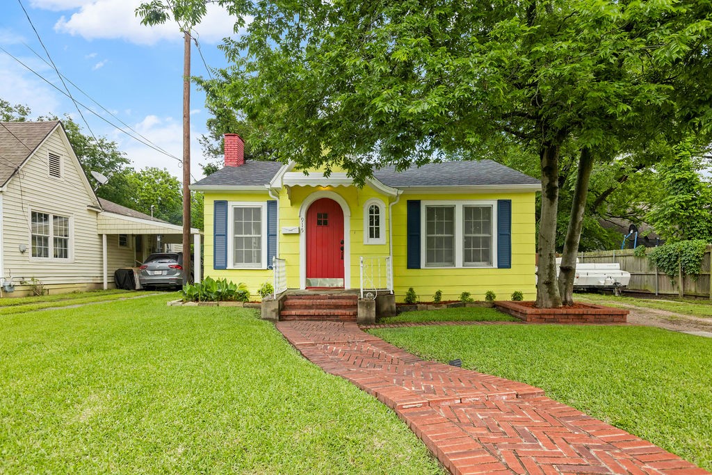 915 N Woods Street Sherman TX 75092