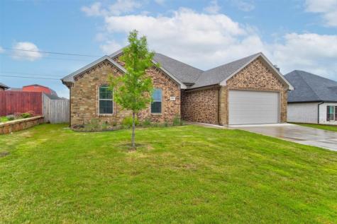 1603 Summercrest Drive Cleburne TX 76033