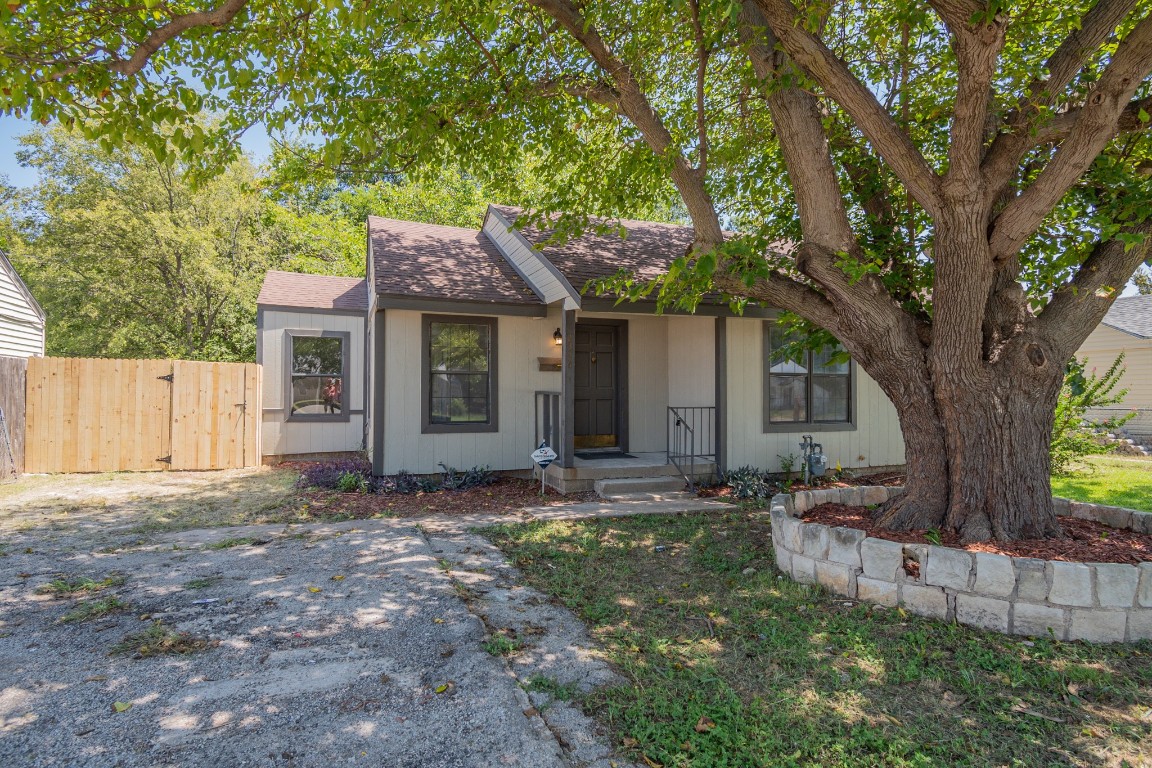 2326 N Riverside Drive Fort Worth TX 76111