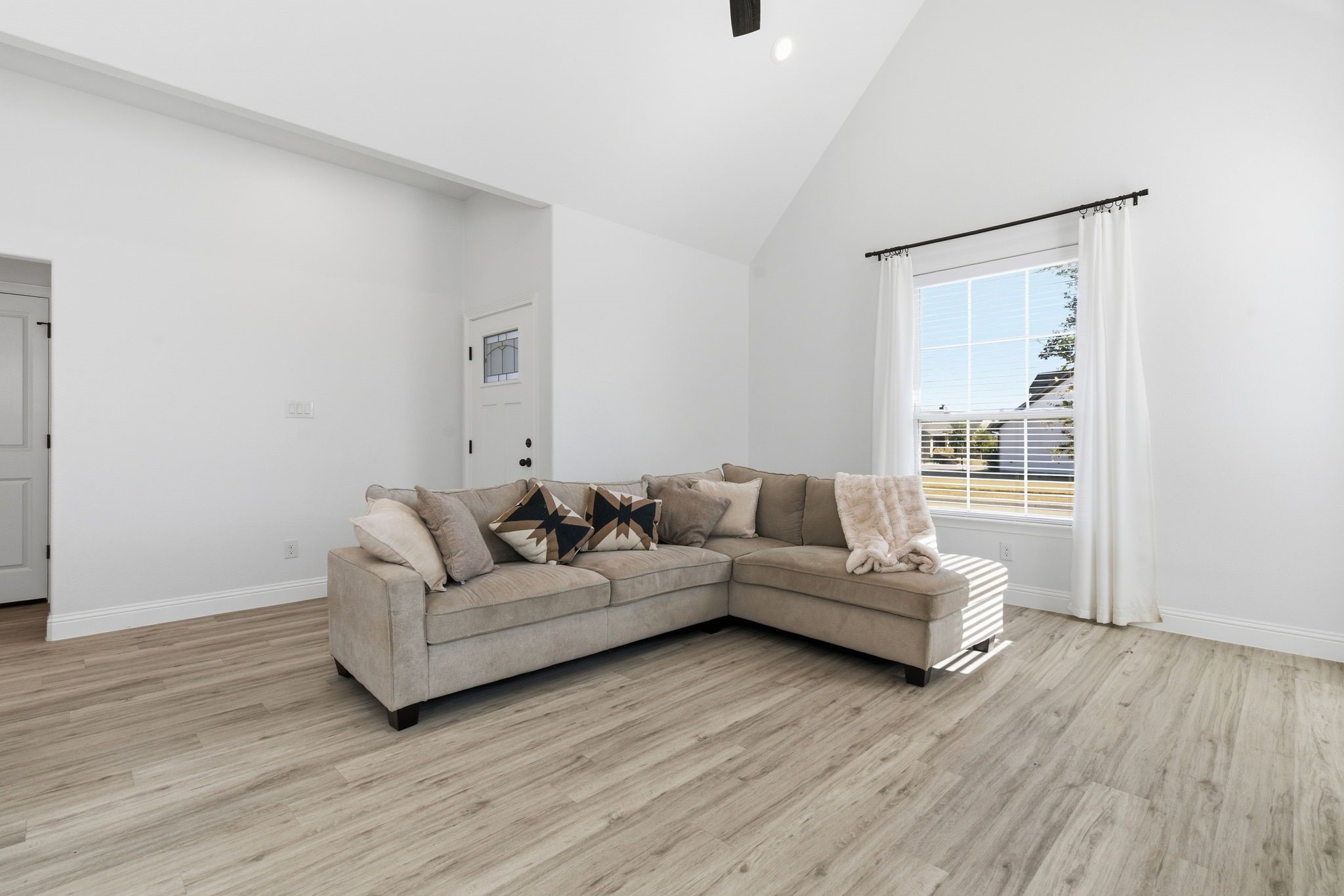649 Charlotte Lane Burleson TX 76028