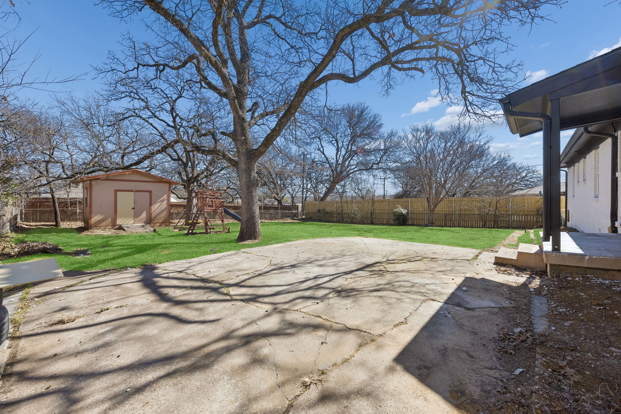 808 Lee Drive Bedford TX 76022