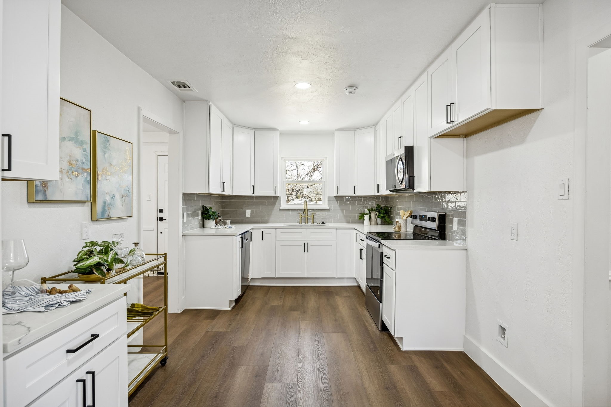 808 Lee Drive Bedford TX 76022