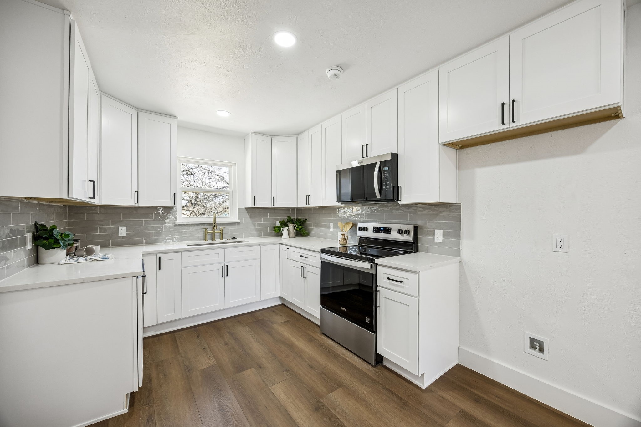 808 Lee Drive Bedford TX 76022