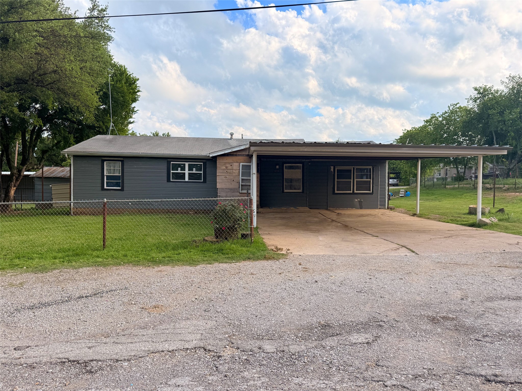 1010 SE 24th Street Mineral Wells TX 76067