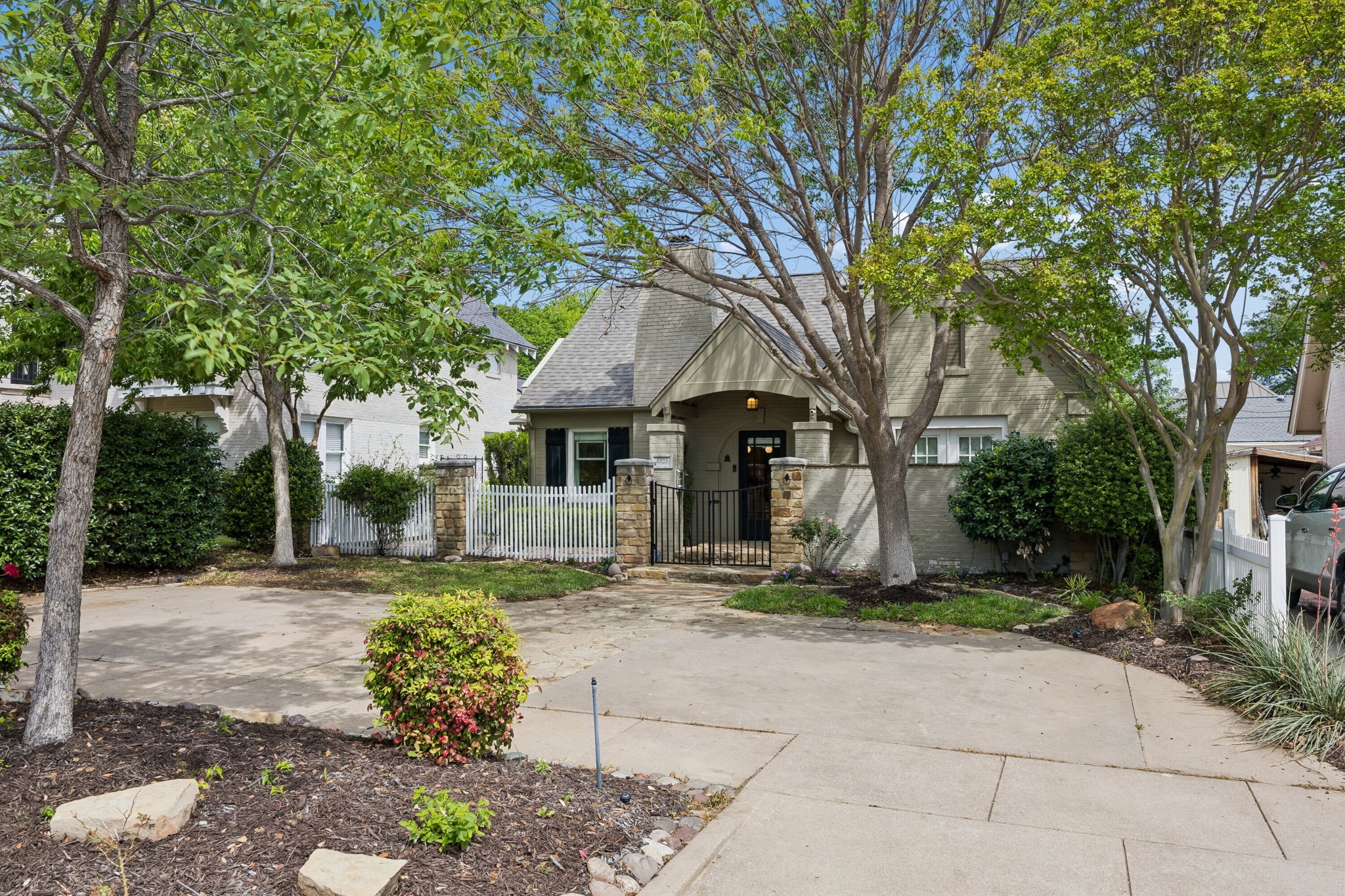 4828 Bryce Avenue Fort Worth TX 76107