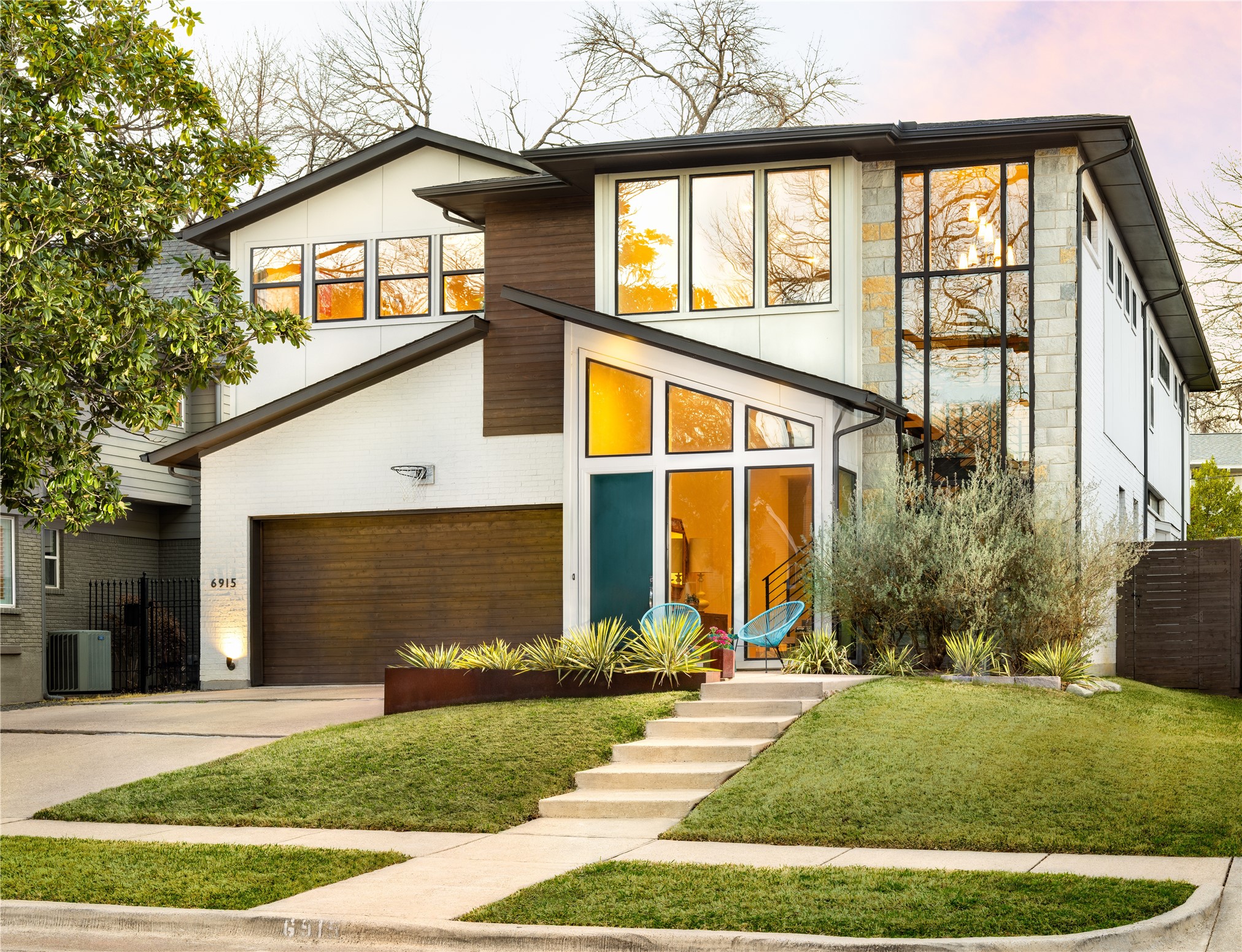 Dallas TX, 6915 Pasadena Avenue