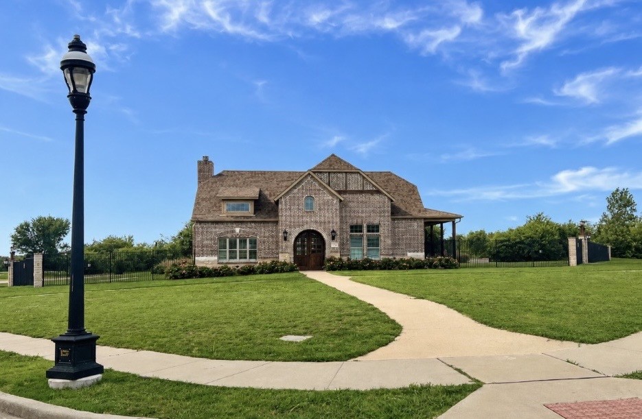516 W North Creek Drive Sherman TX 75092