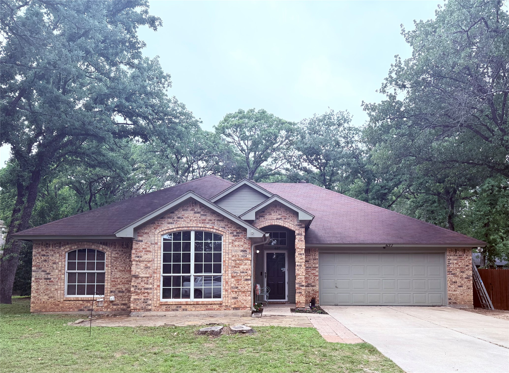 637 Inwood Road Azle TX 76020