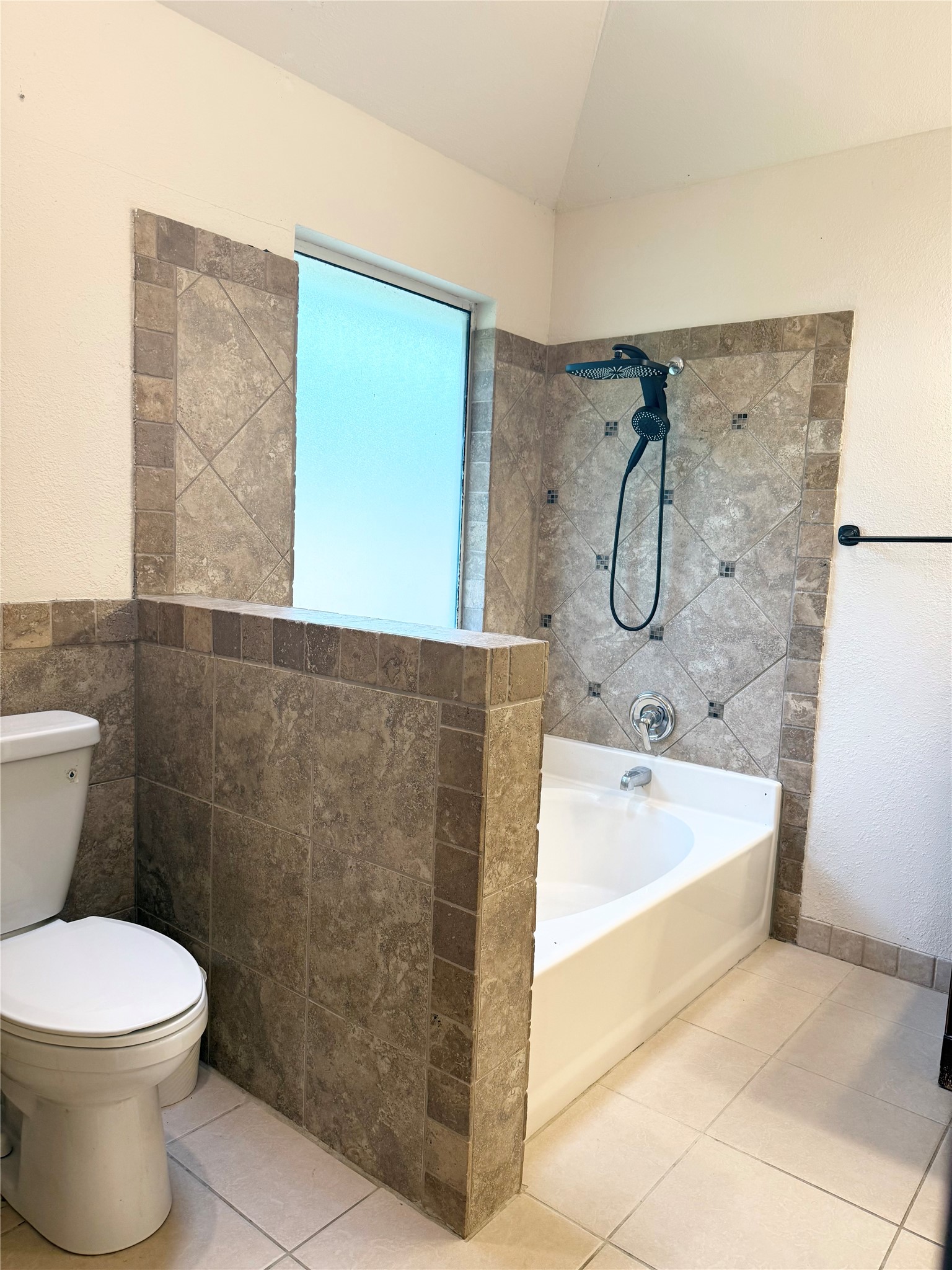 637 Inwood Road Azle TX 76020