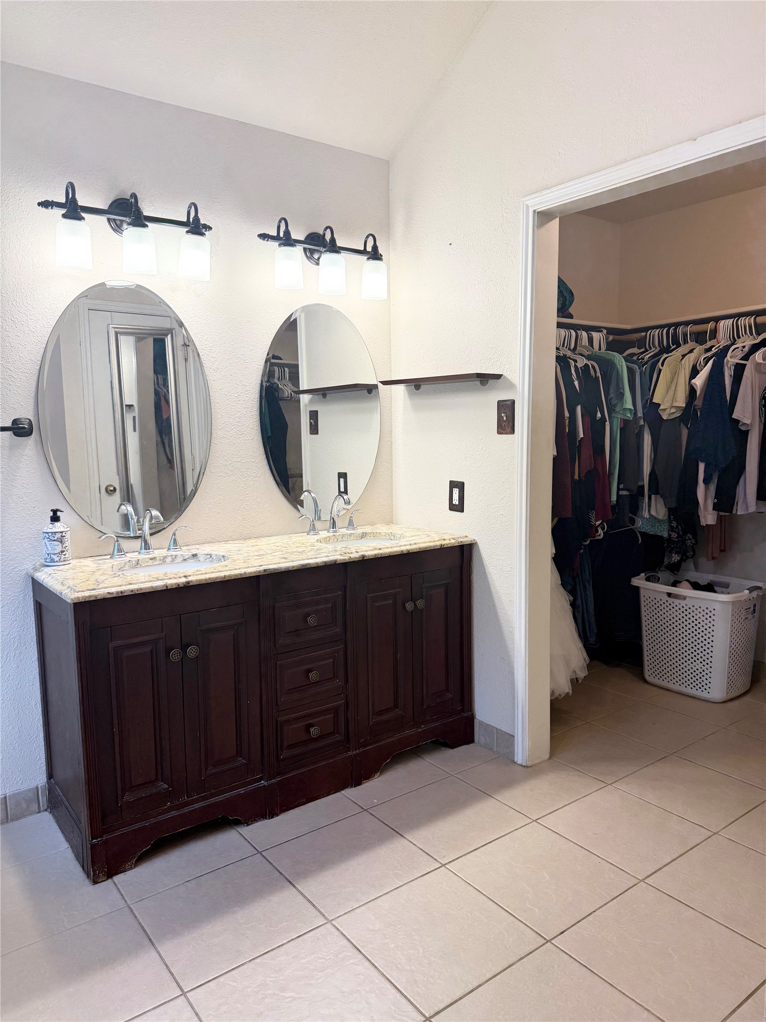 637 Inwood Road Azle TX 76020