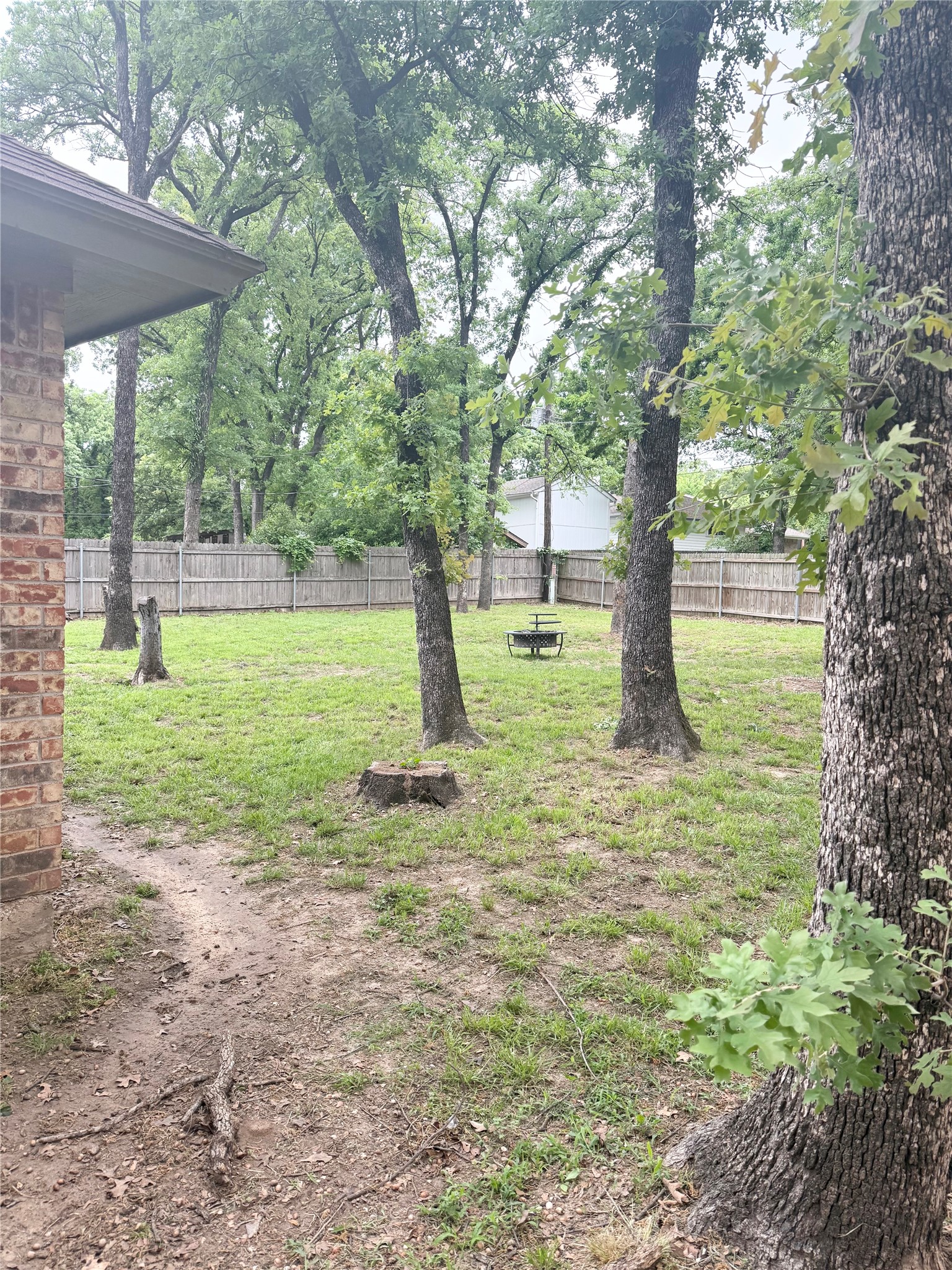637 Inwood Road Azle TX 76020
