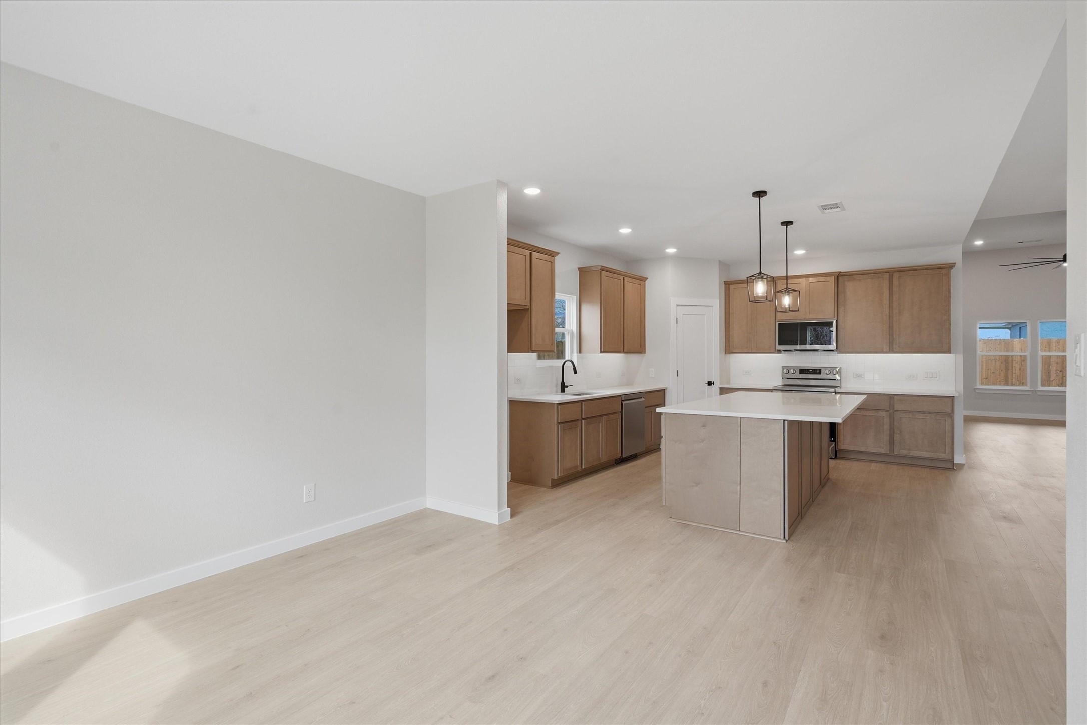 407 E Boyd Avenue Boyd TX 76023