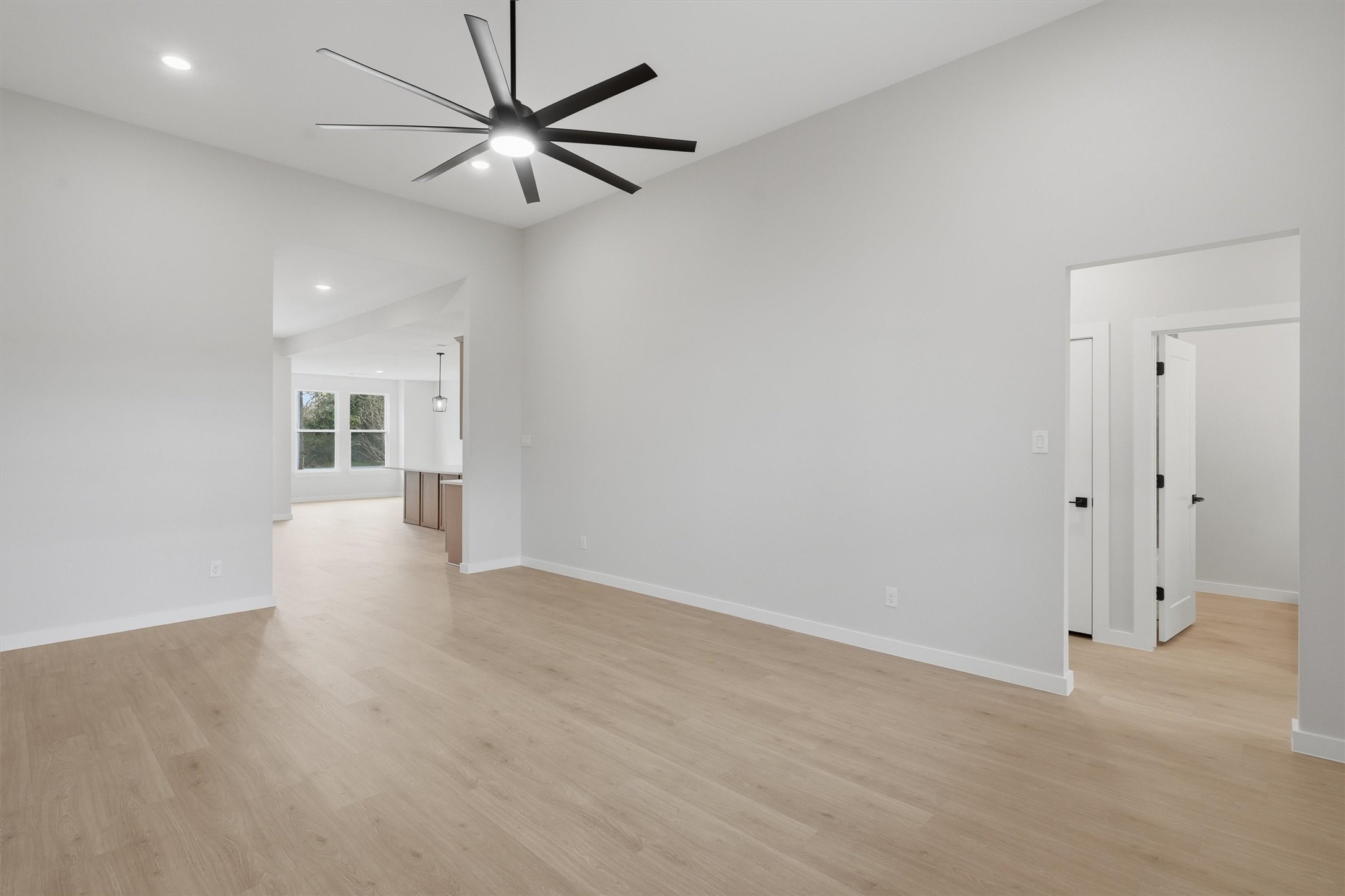 407 E Boyd Avenue Boyd TX 76023