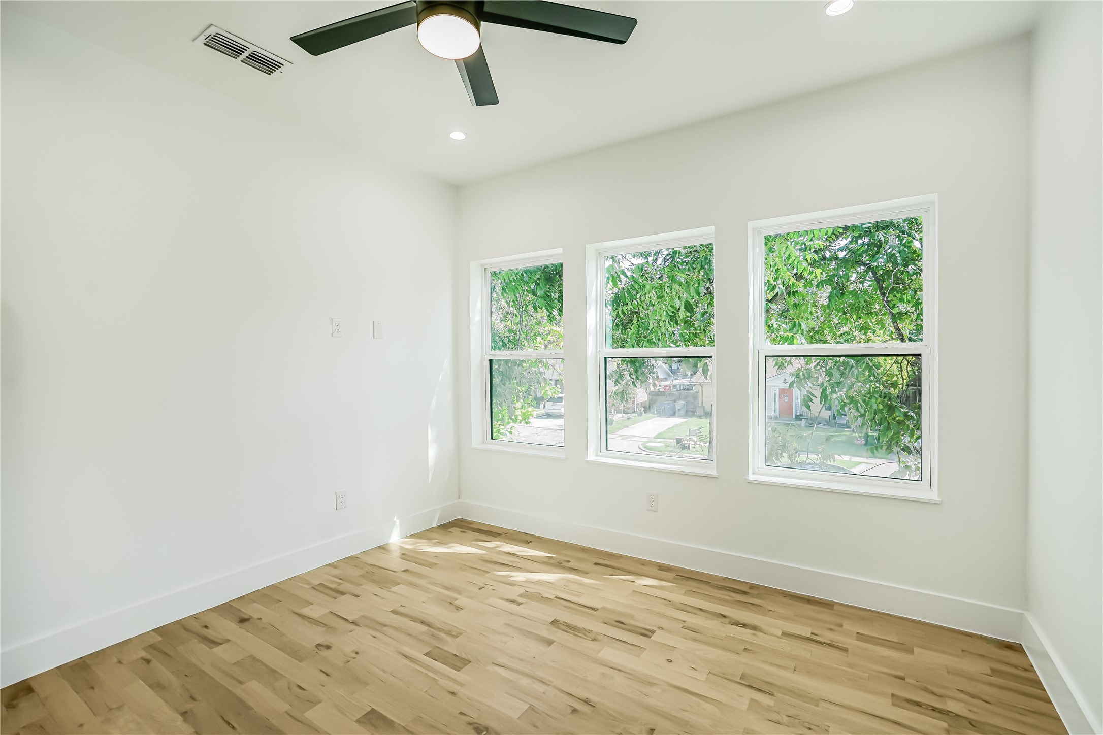 3631 Espanola Drive Dallas TX 75220