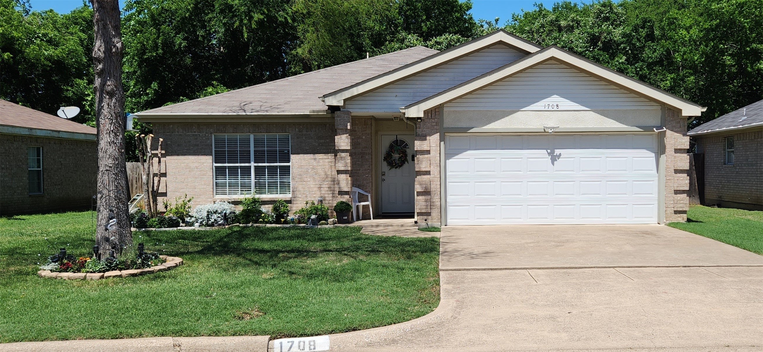 1708 N Bent Tree Trail Grand Prairie TX 75052