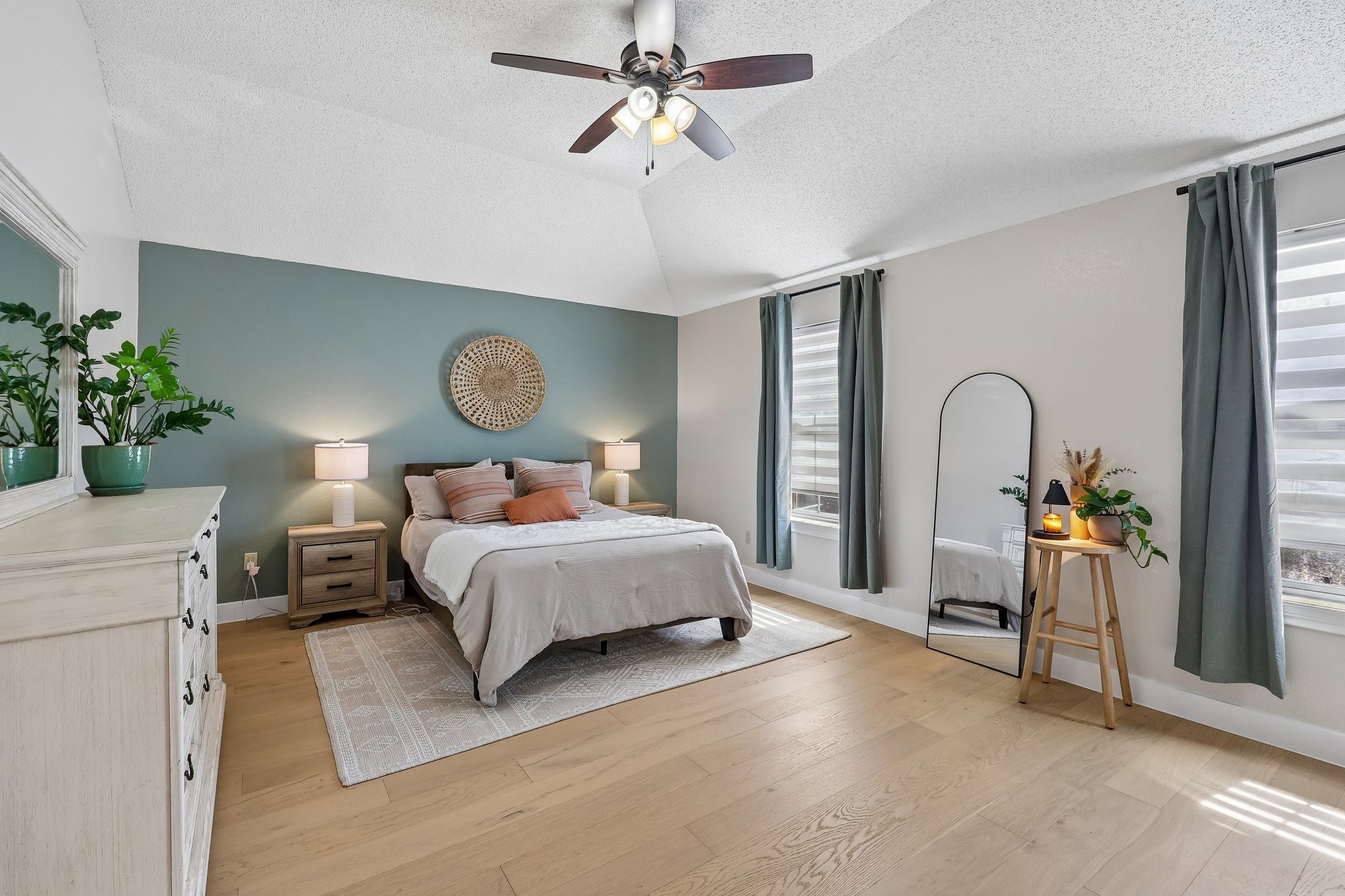 18765 Vista Del Sol Dallas TX 75287
