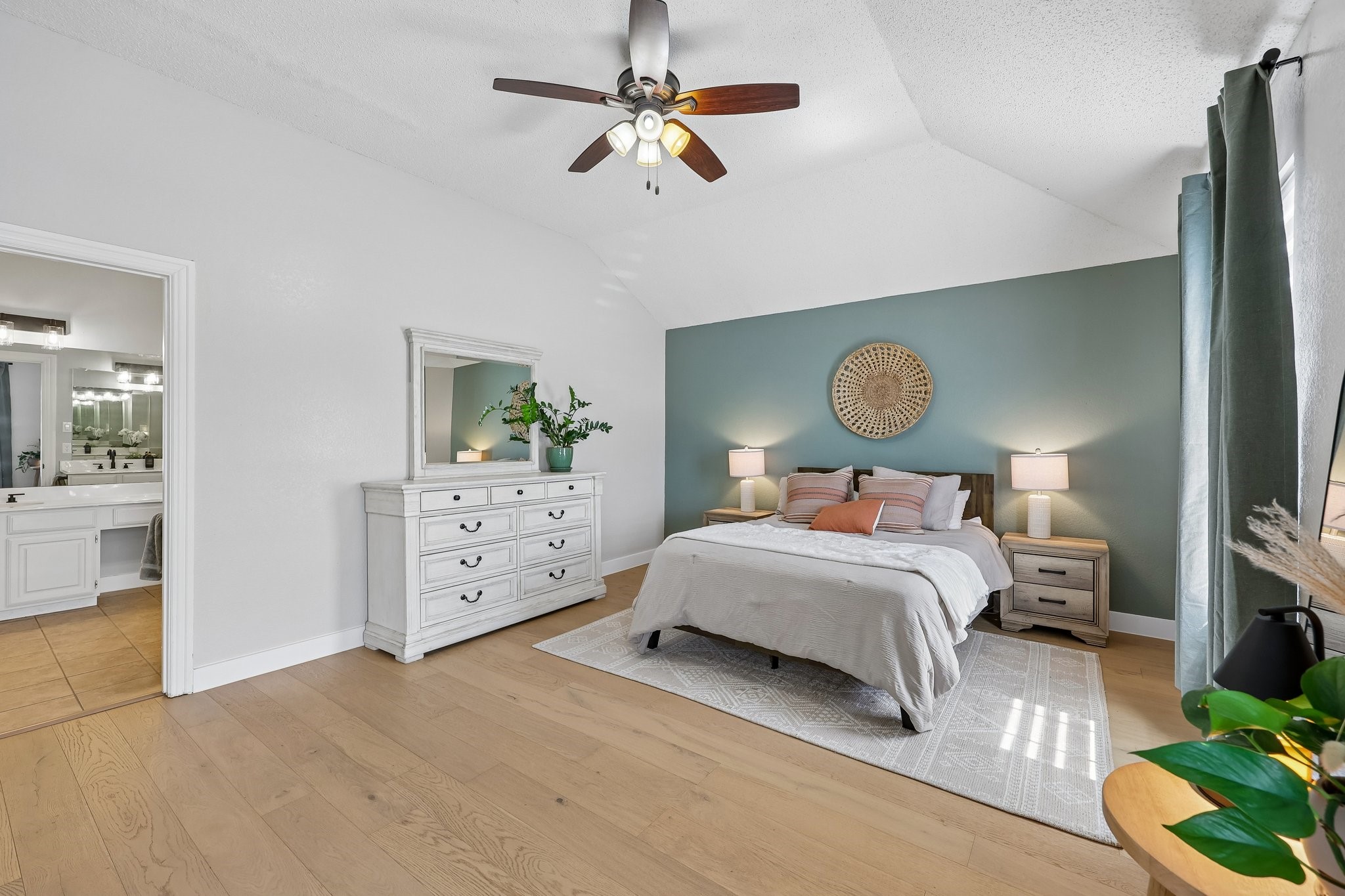 18765 Vista Del Sol Dallas TX 75287