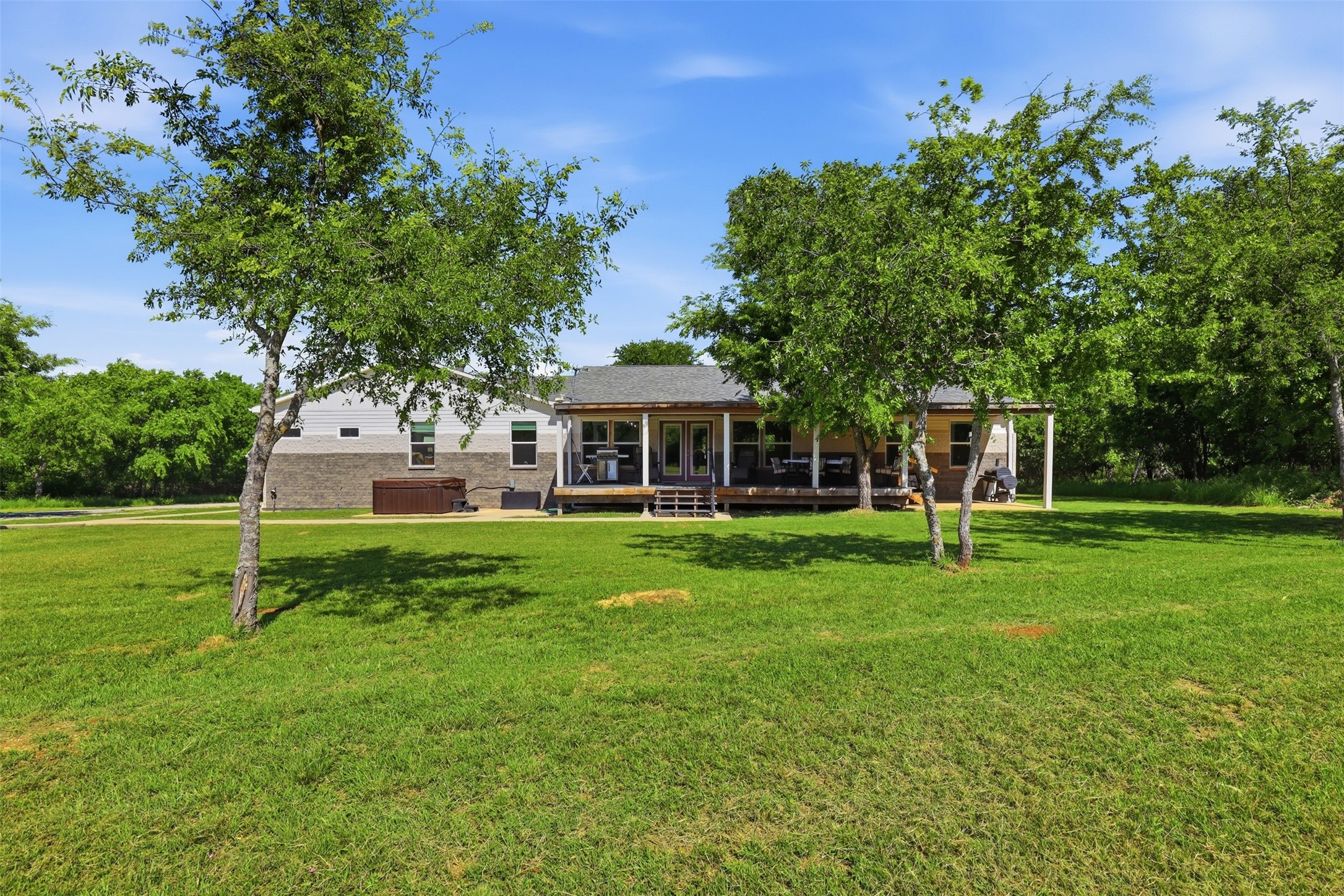 211 E Bay Drive Bridgeport TX 76426