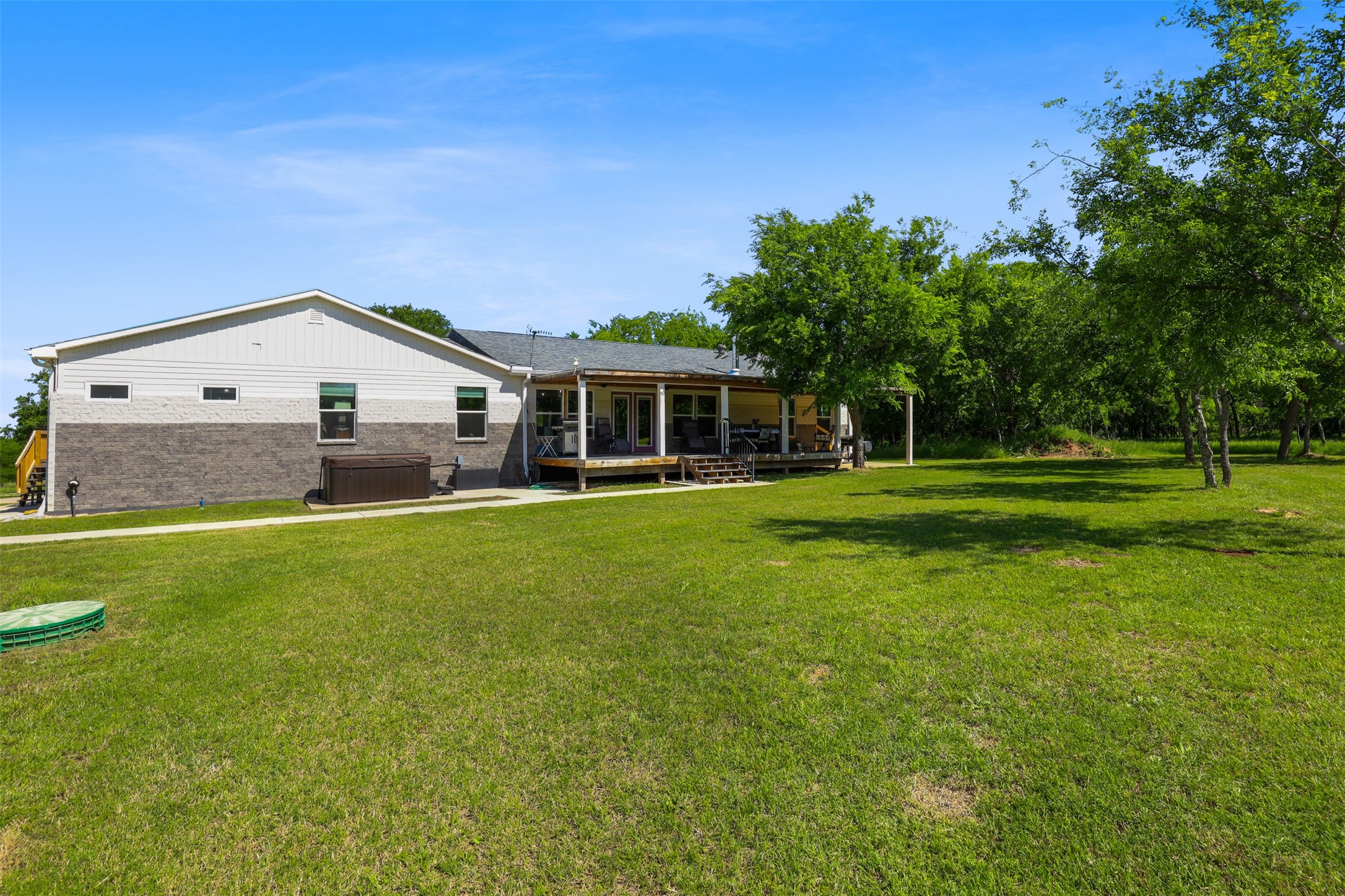 211 E Bay Drive Bridgeport TX 76426