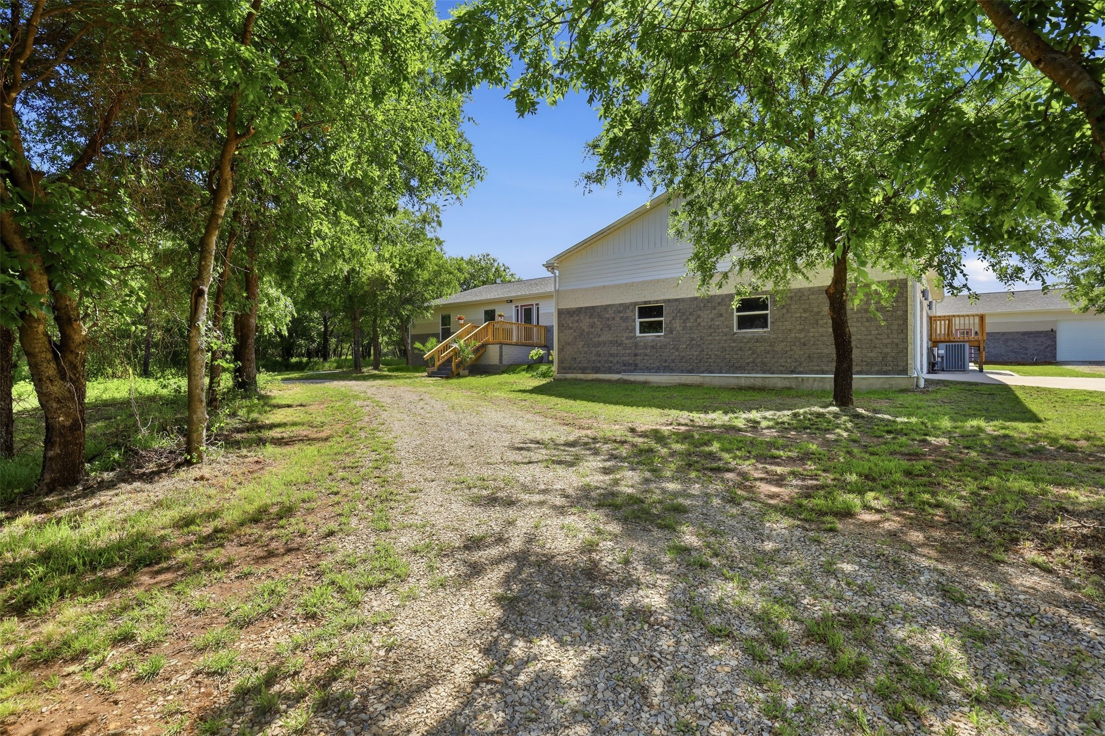 211 E Bay Drive Bridgeport TX 76426