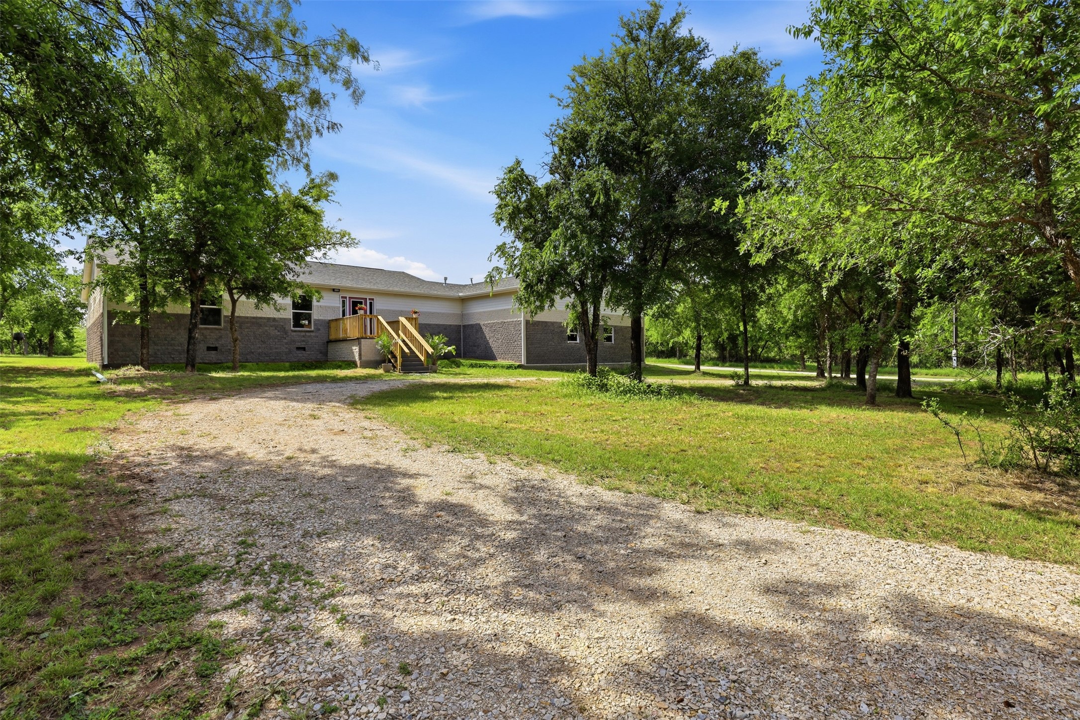 211 E Bay Drive Bridgeport TX 76426