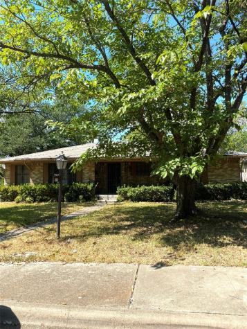 5211 Enchanted Lane Dallas TX 75227