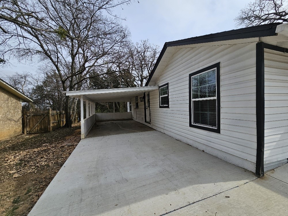 207 Pine Street Keene TX 76059