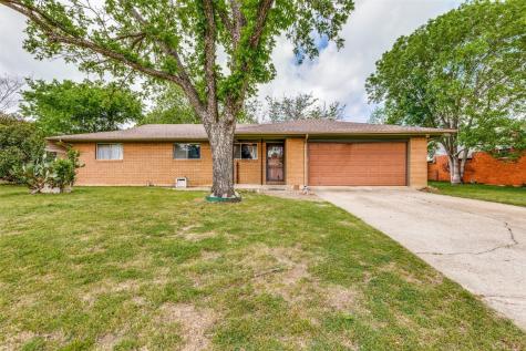 1208 Park Center Street Benbrook TX 76126