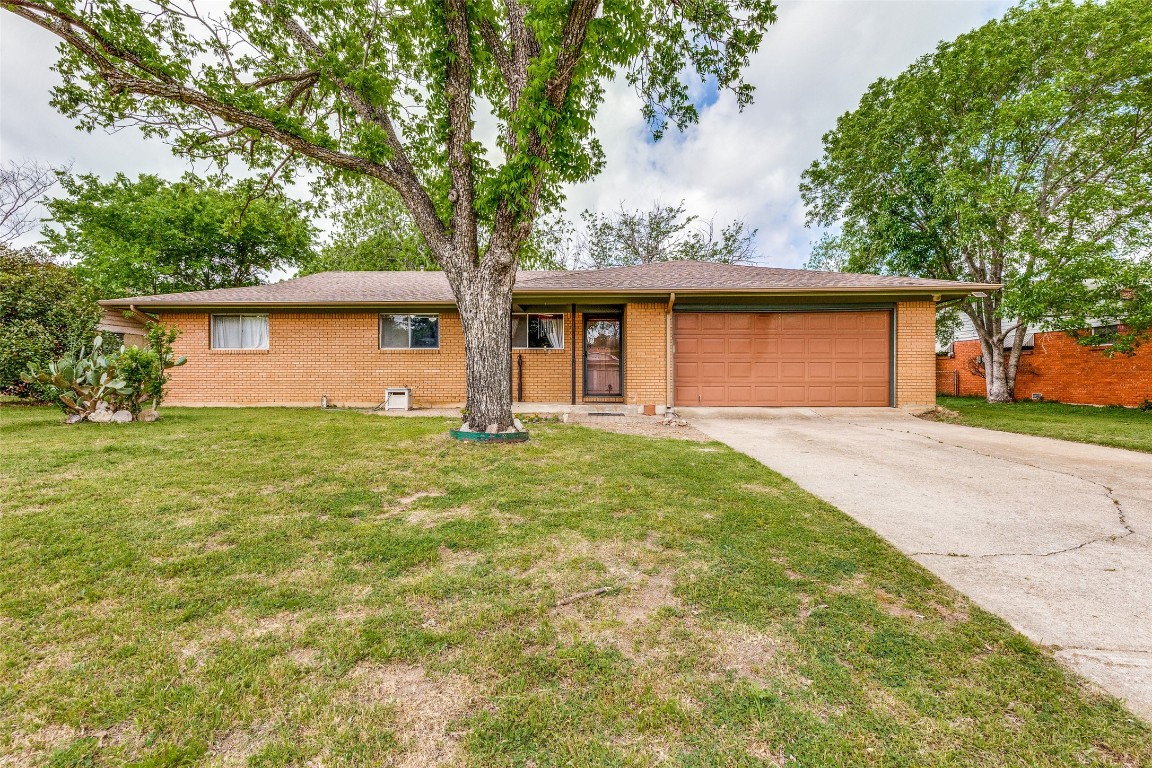 1208 Park Center Street Benbrook TX 76126