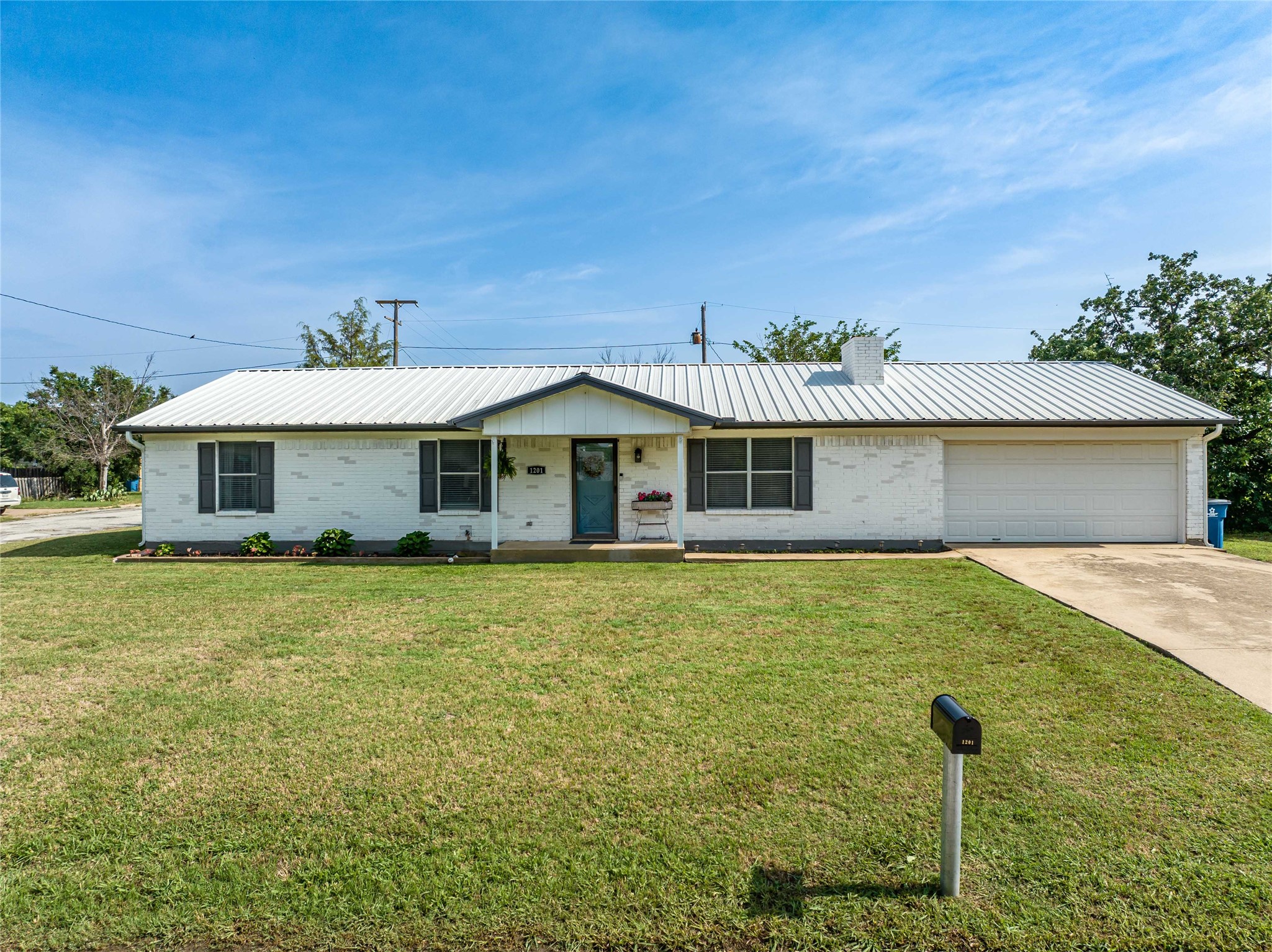 1201 W Dyer Street Breckenridge TX 76424