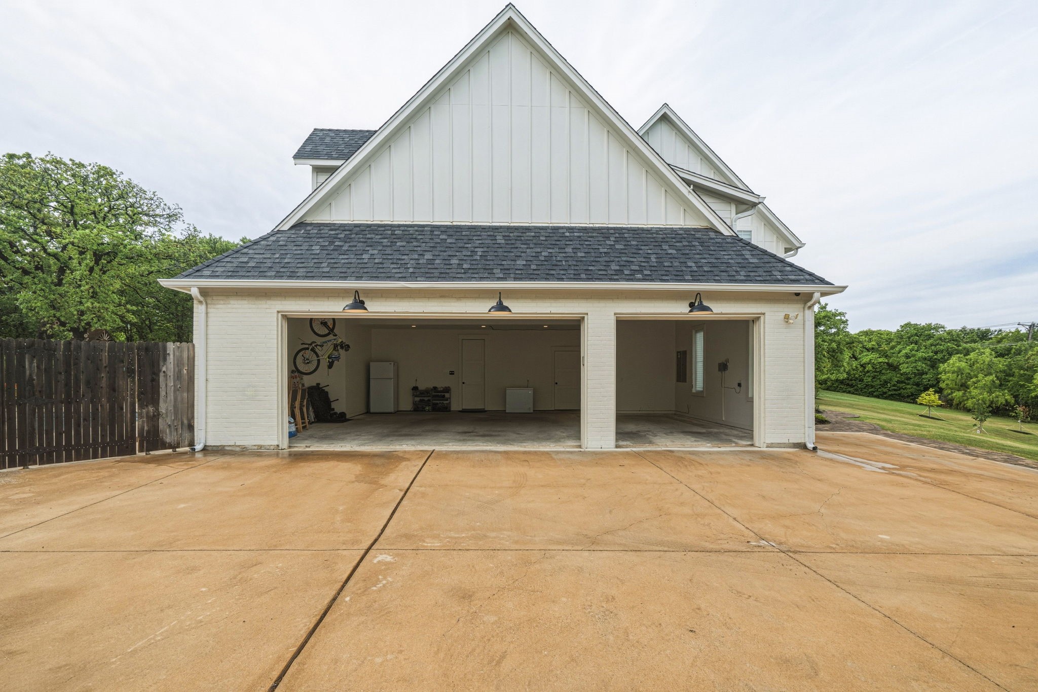 4207 Kelly Elliott Road Arlington TX 76016
