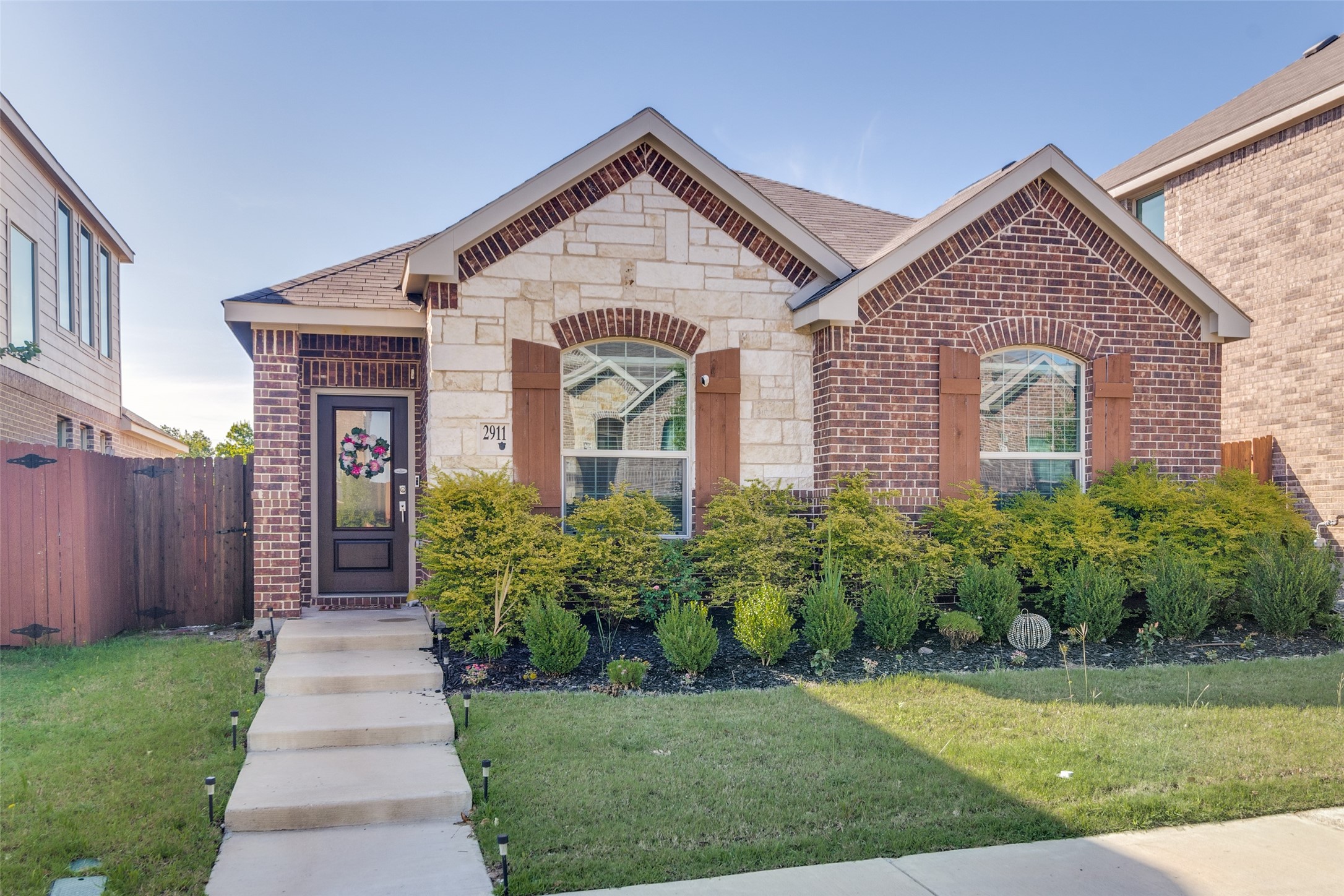2911 S Griffin Lane Forney TX 75126