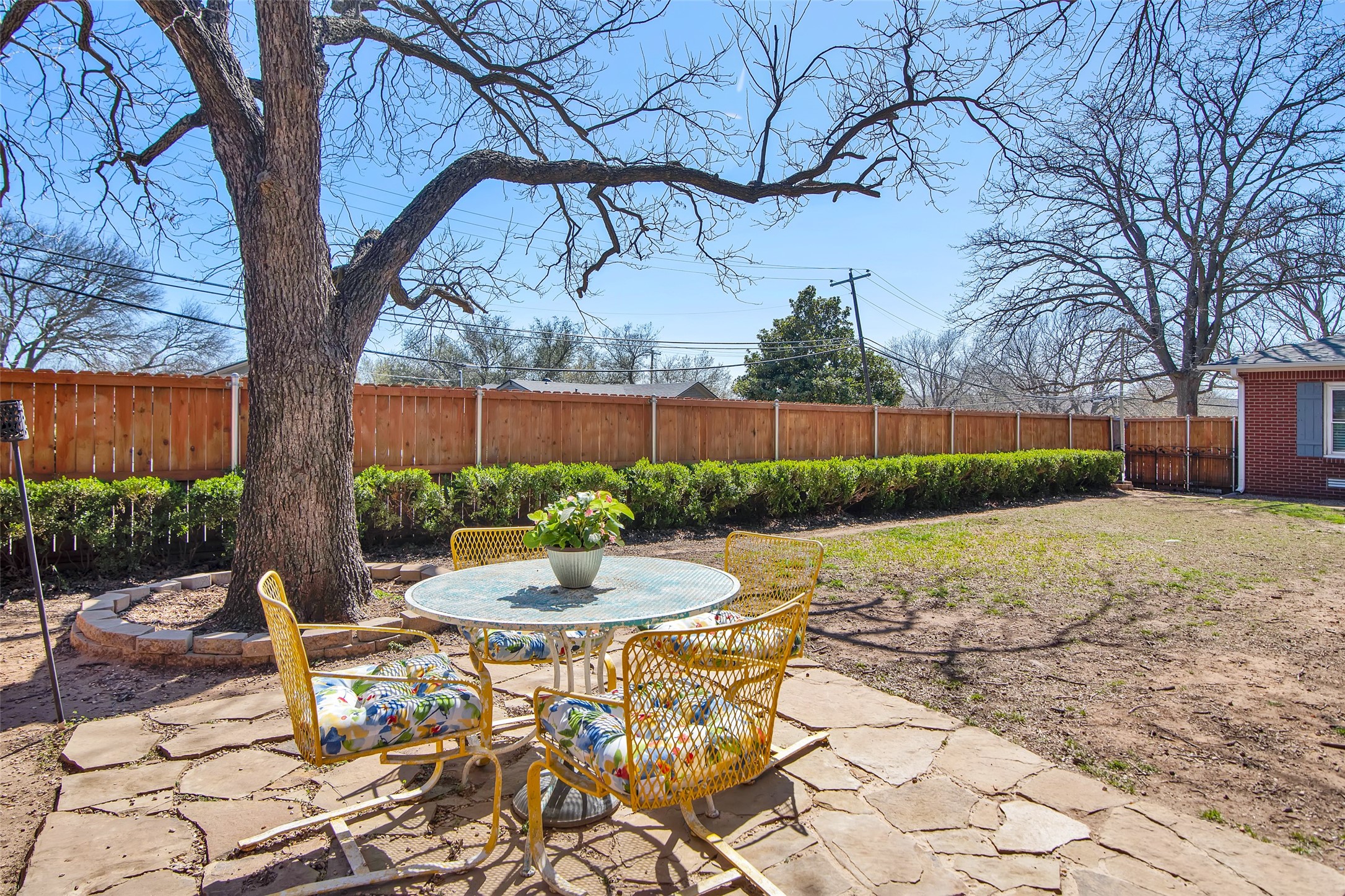 501 N Holly Avenue Sherman TX 75092