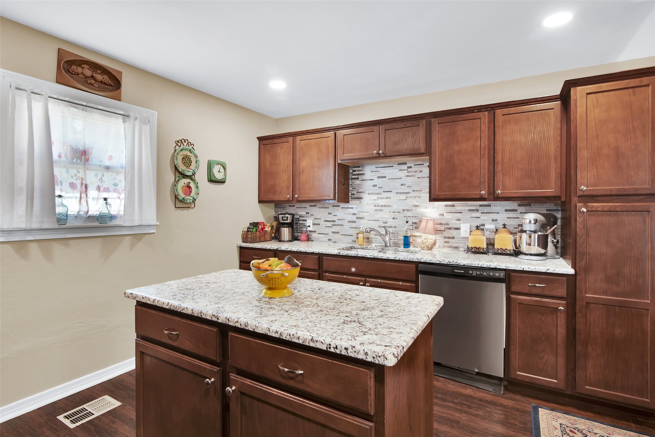 501 N Holly Avenue Sherman TX 75092