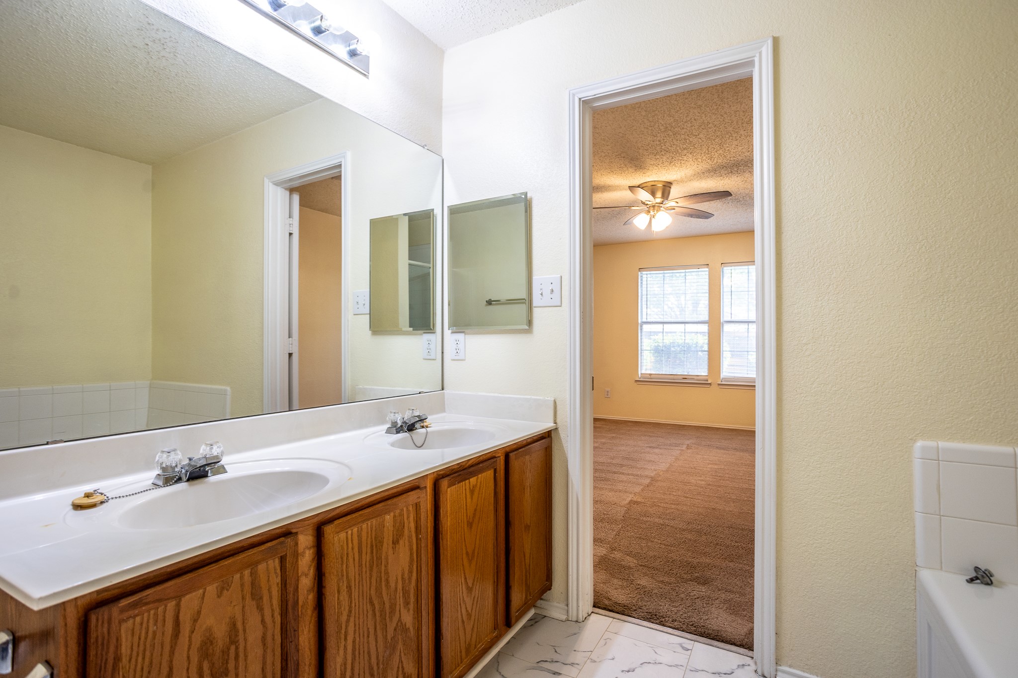 2415 Mallory Lane Lancaster TX 75134