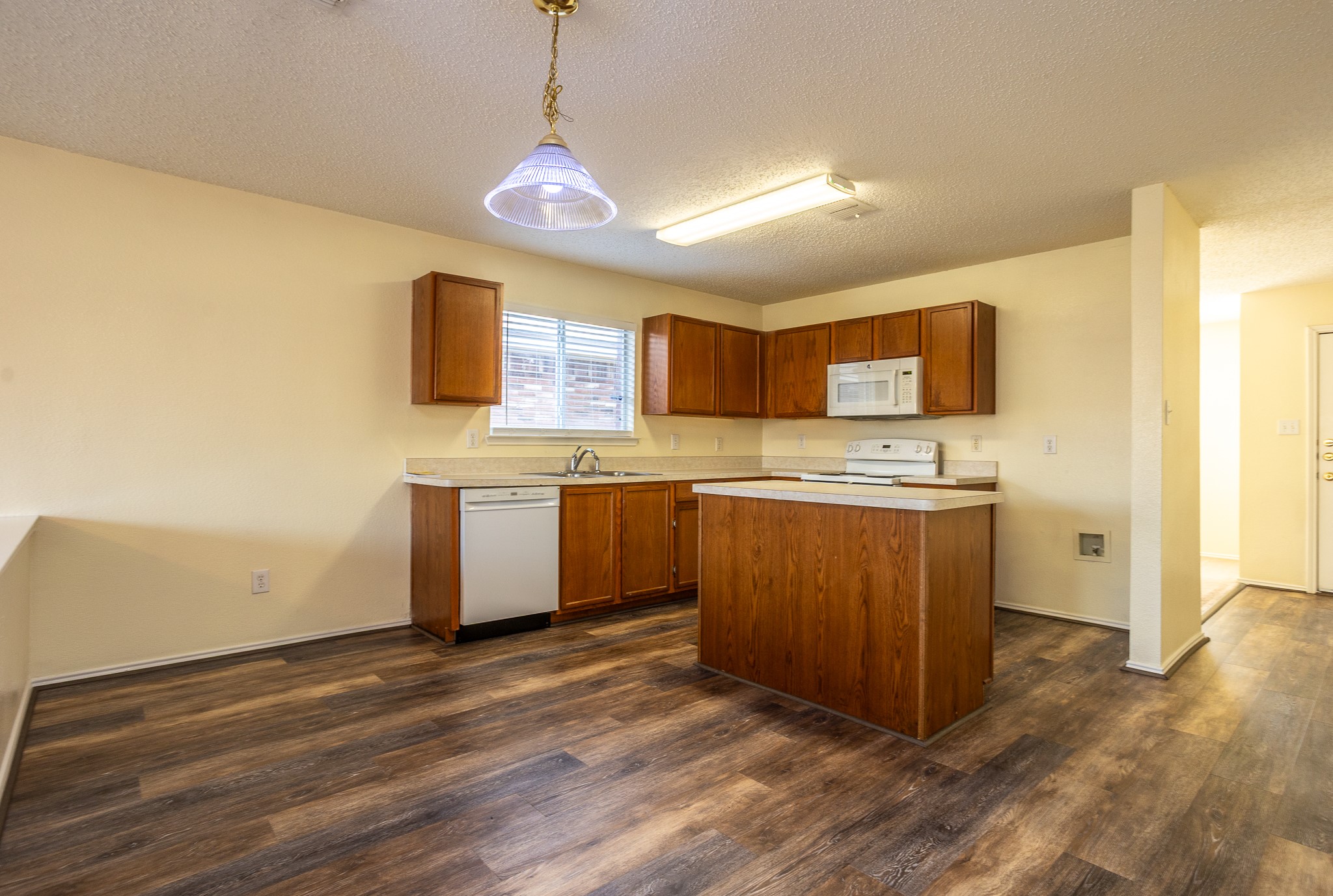 2415 Mallory Lane Lancaster TX 75134