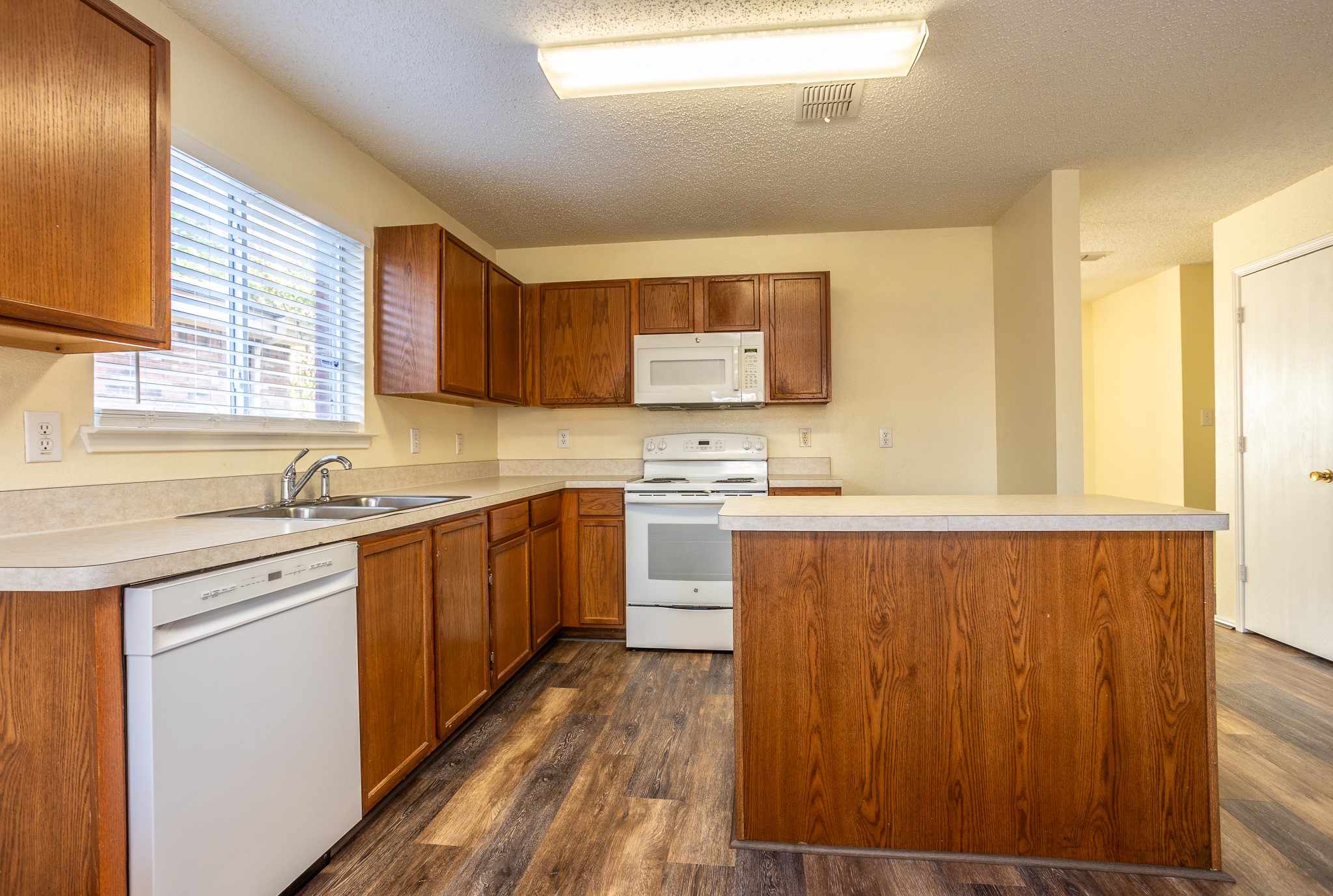 2415 Mallory Lane Lancaster TX 75134