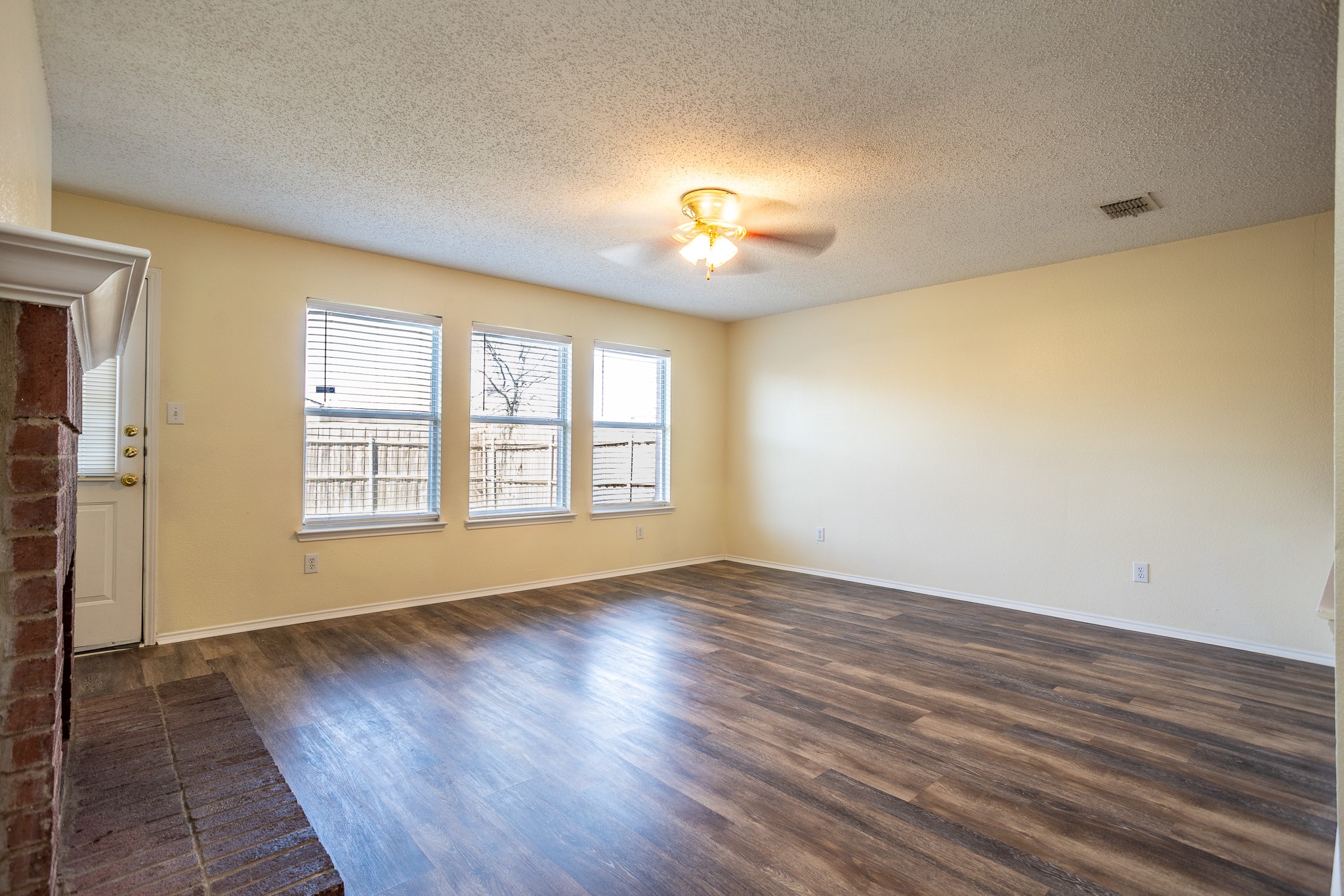 2415 Mallory Lane Lancaster TX 75134